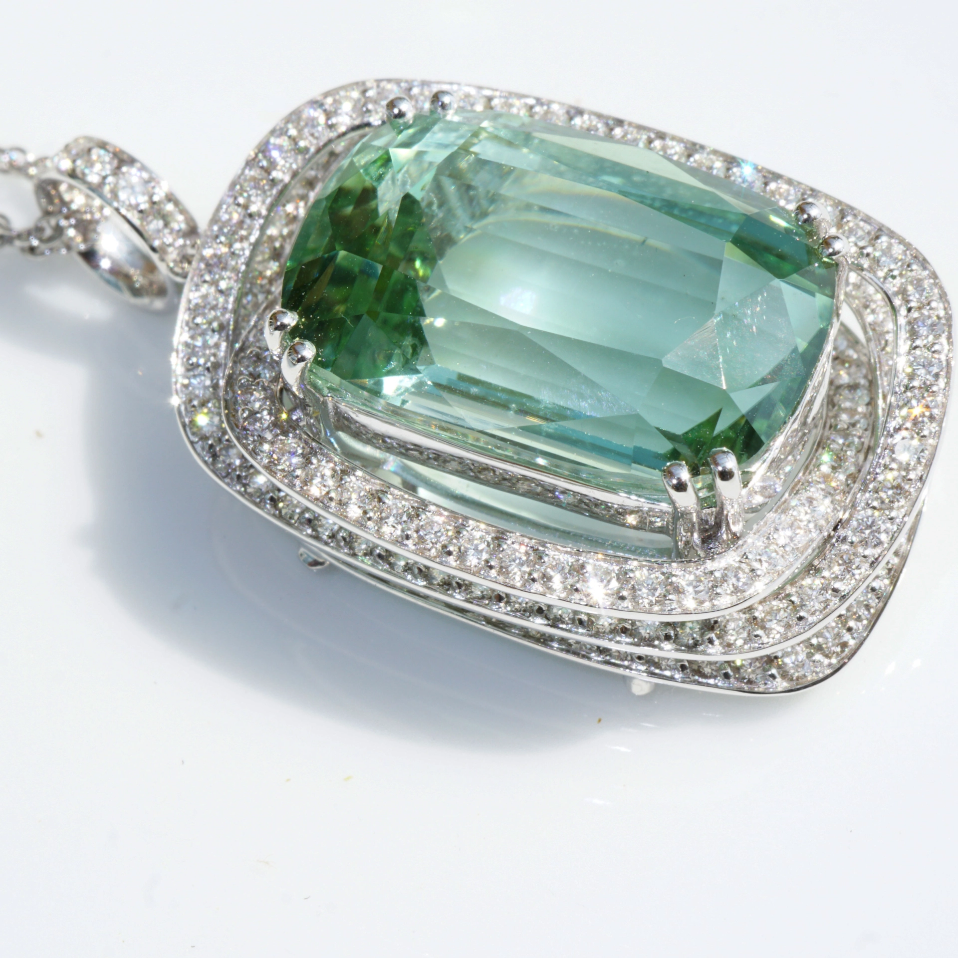 Turmalin Brillant Collier 750er Weissgold 21 ct 2.10 ct MEER SCHAUMGRÜN...ein Investment