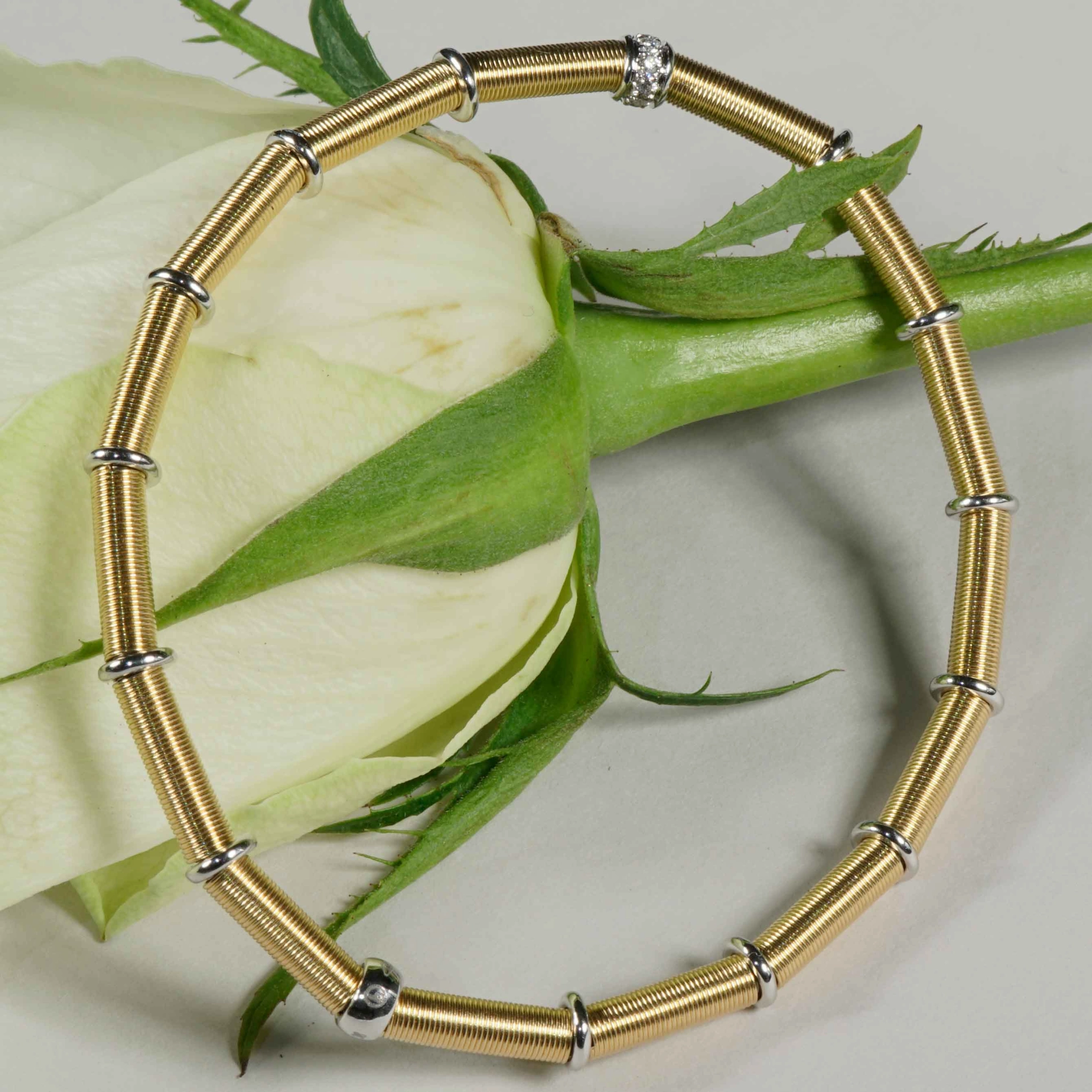 Brillant Armband IVY in 750er Gelb-/Weissgold 0.08 ct TW SI von Silhouette Schmuck Bentner