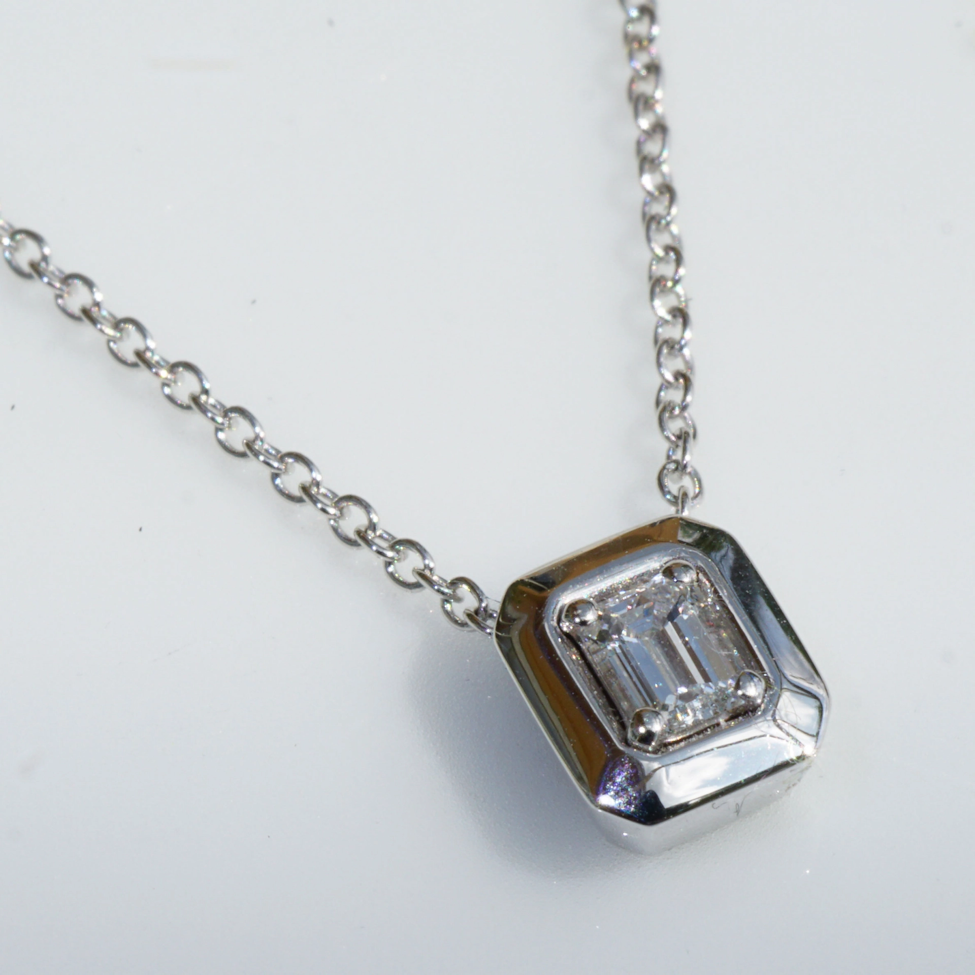 Diamant Emeraldcut Collier 0.30 ct GIA Gutachten 750er Weissgold River E VVS2