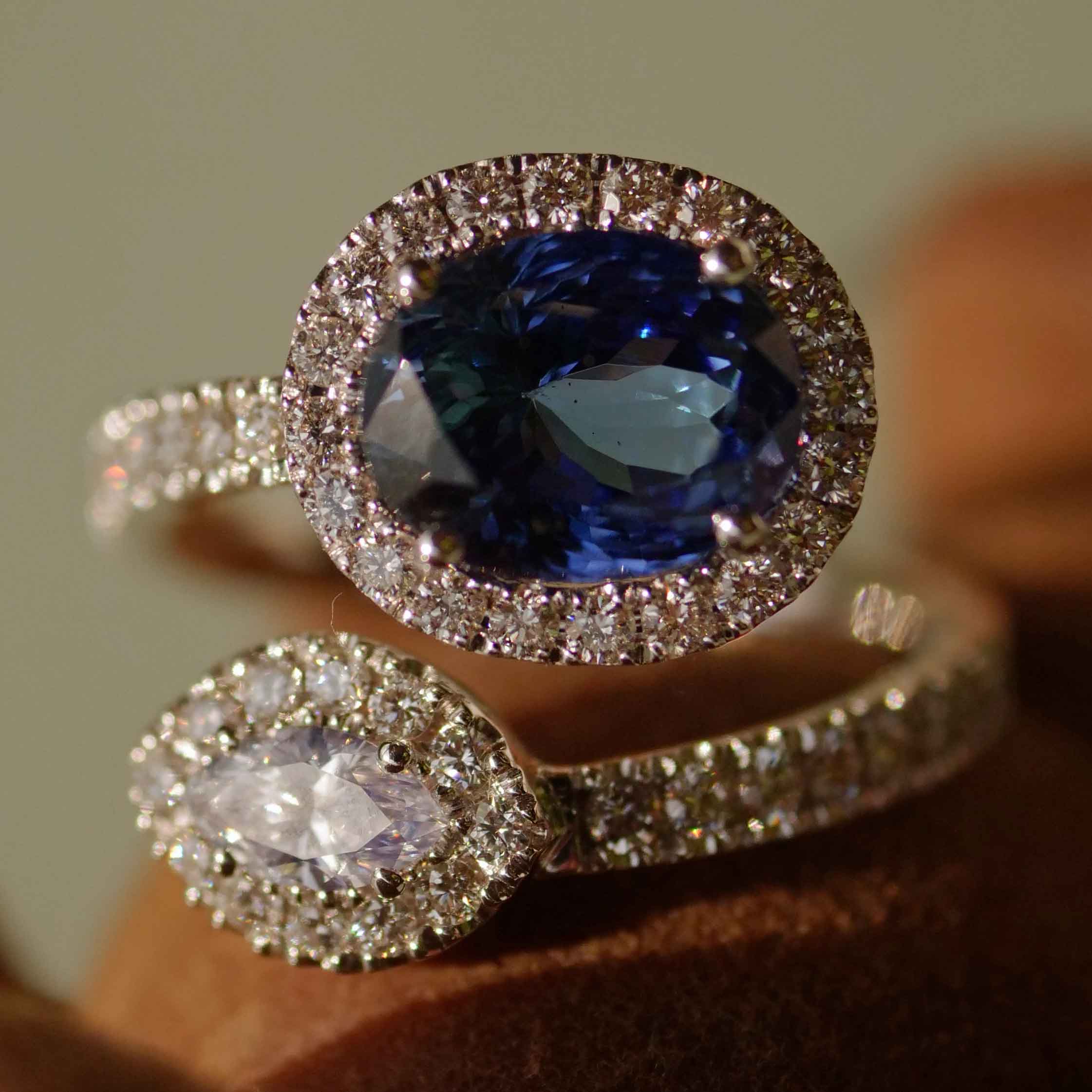 Tansanit Brillant Ring 750er Weissgold 3.32 ct  1.06 ct TW / VS raffiniertes Twin Design so toll getragen