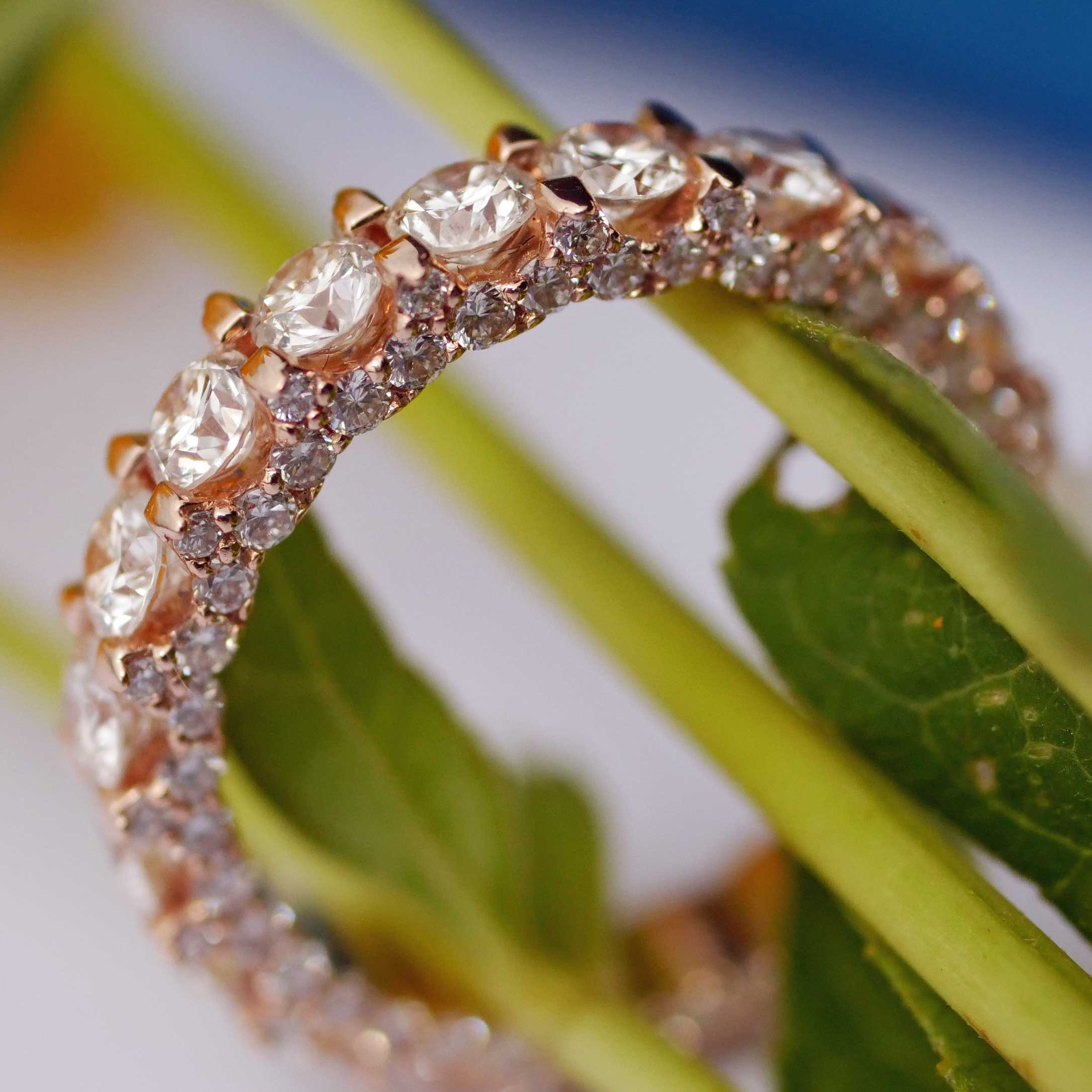 Brillant Memoire Ring 3.52 ct TW VS Labor Diamanten in 585er Rosegold.... für ein Bruchteil des Naturdiamant Preises   