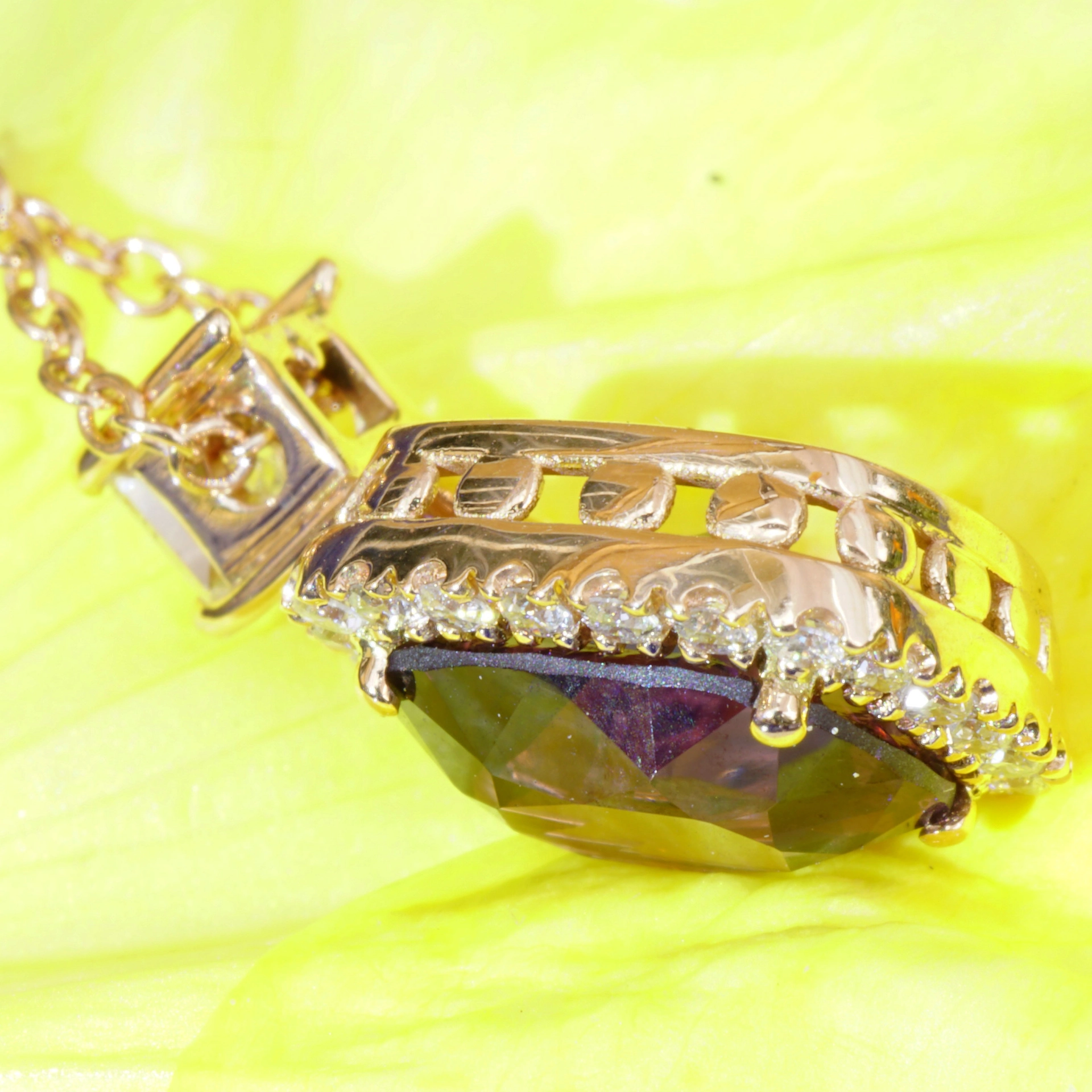 Spinell Diamant Collier 2.35 ct 0.39 ct Violett Burma 750er Rosegold..unglaubliche Lichtbrechung und