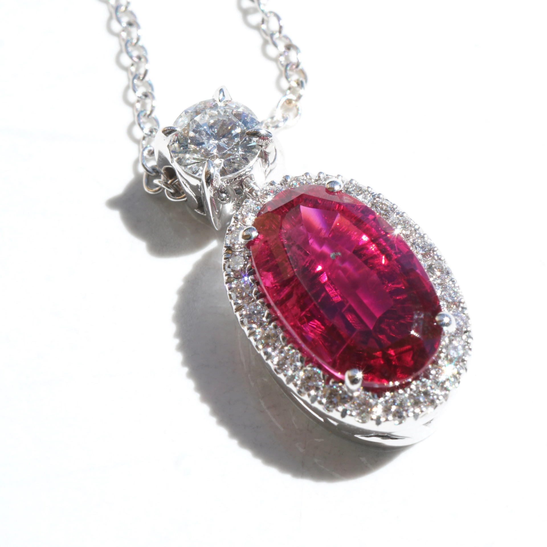 Rubelith Brillant Anhänger m. Kette 750er Weissgold aus Traditionsgoldschmiede...märchenhaft schön