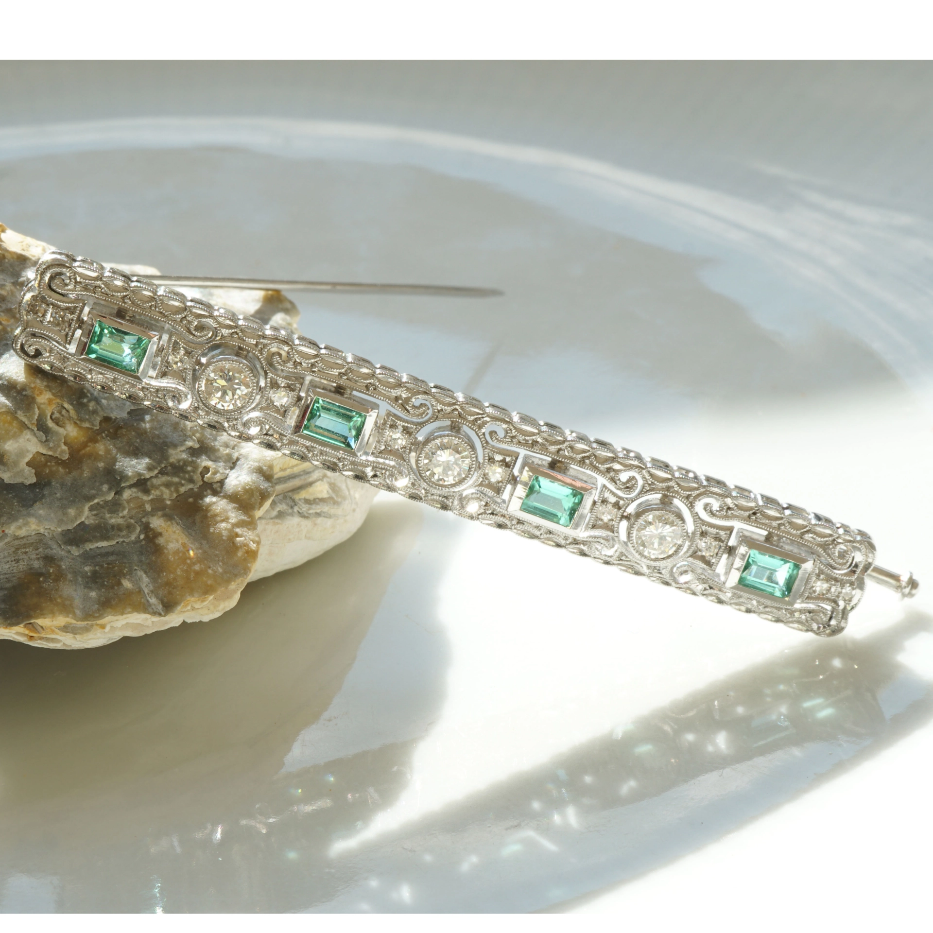 Vintage Stabbrosche um 1960 im Art Deco Stil 750er Weissgold 0.55 ct TW/VS