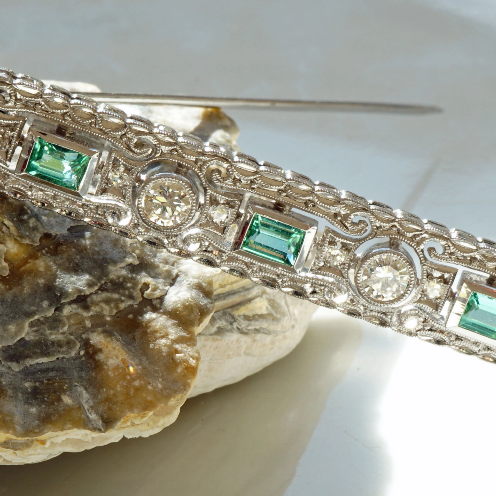 Vintage Stabbrosche um 1960 im Art Deco Stil 750er Weissgold 0.55 ct TW/VS