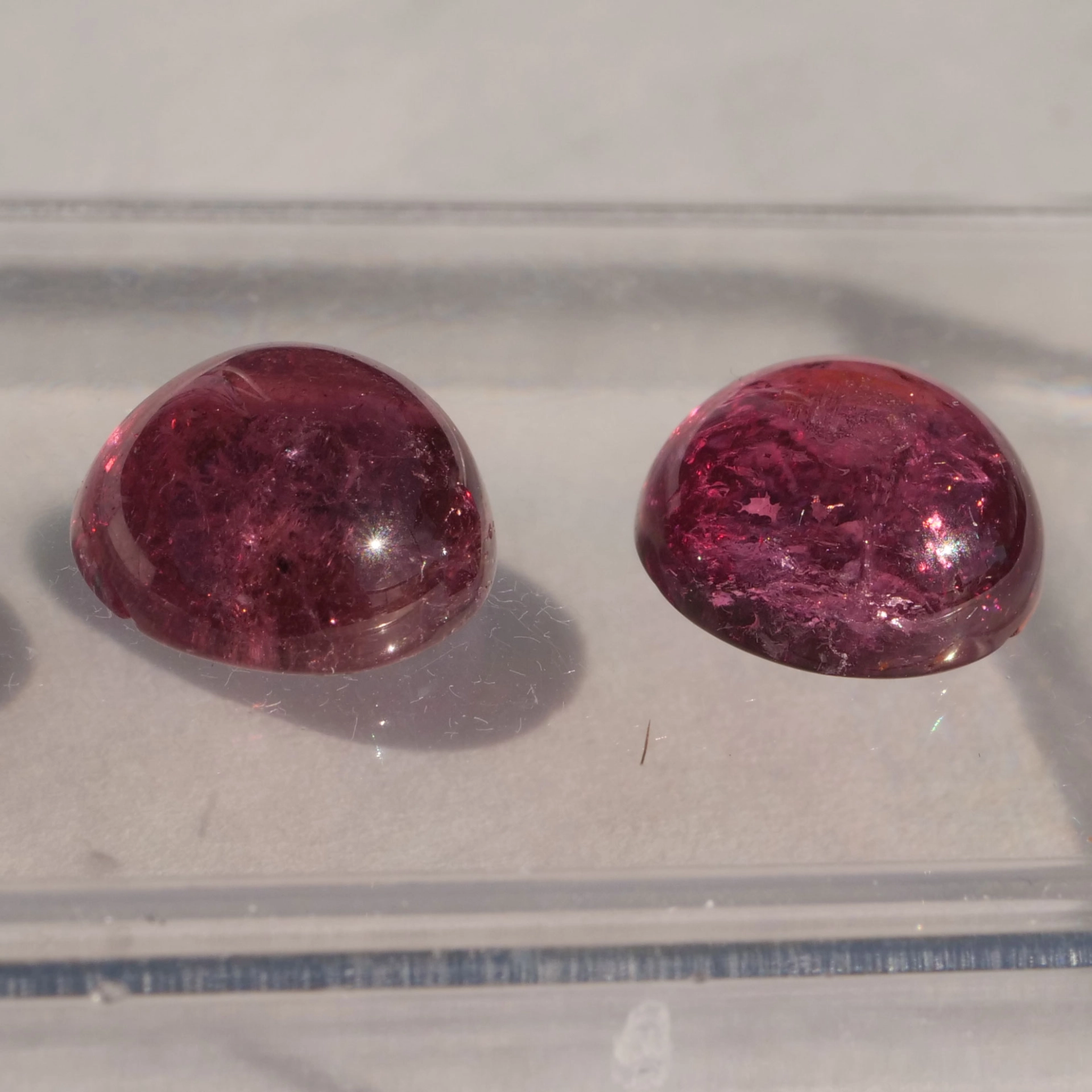 Turmalin AA+ pink 11.27 ct 11 mm unbehandelt Pärchen Cabochons