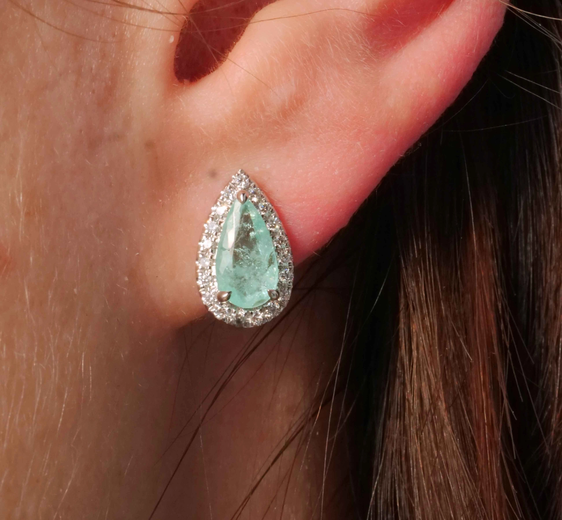 Paraiba Turmalin Ohrsteckern 1.36 ct AAA 0.37 ct TW VVS-VS 750er Weissgold SCHWIMMBADBLAUGRÜN