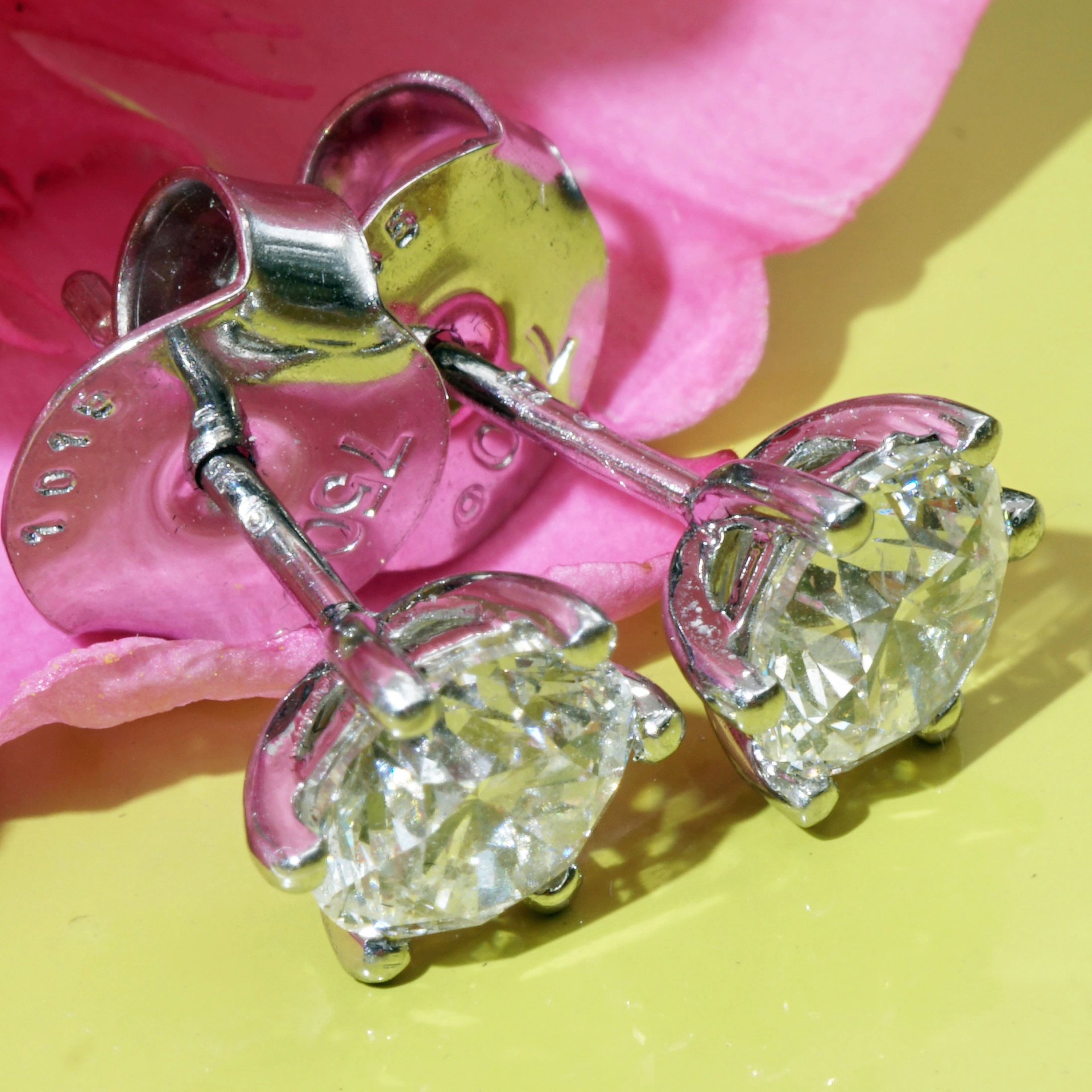 GIA zertifizierte 2.03 Carat Brillant Ohrstecker 750er Weissgold 6,3 mm Durchmesser