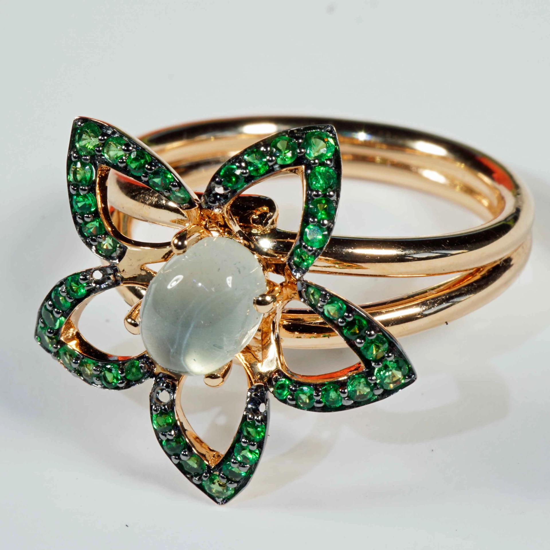 Blüten Mondstein Tsavorith Ring 750er Rosegold 0.48 ct 1 ct...verspieltes Design aus Italien