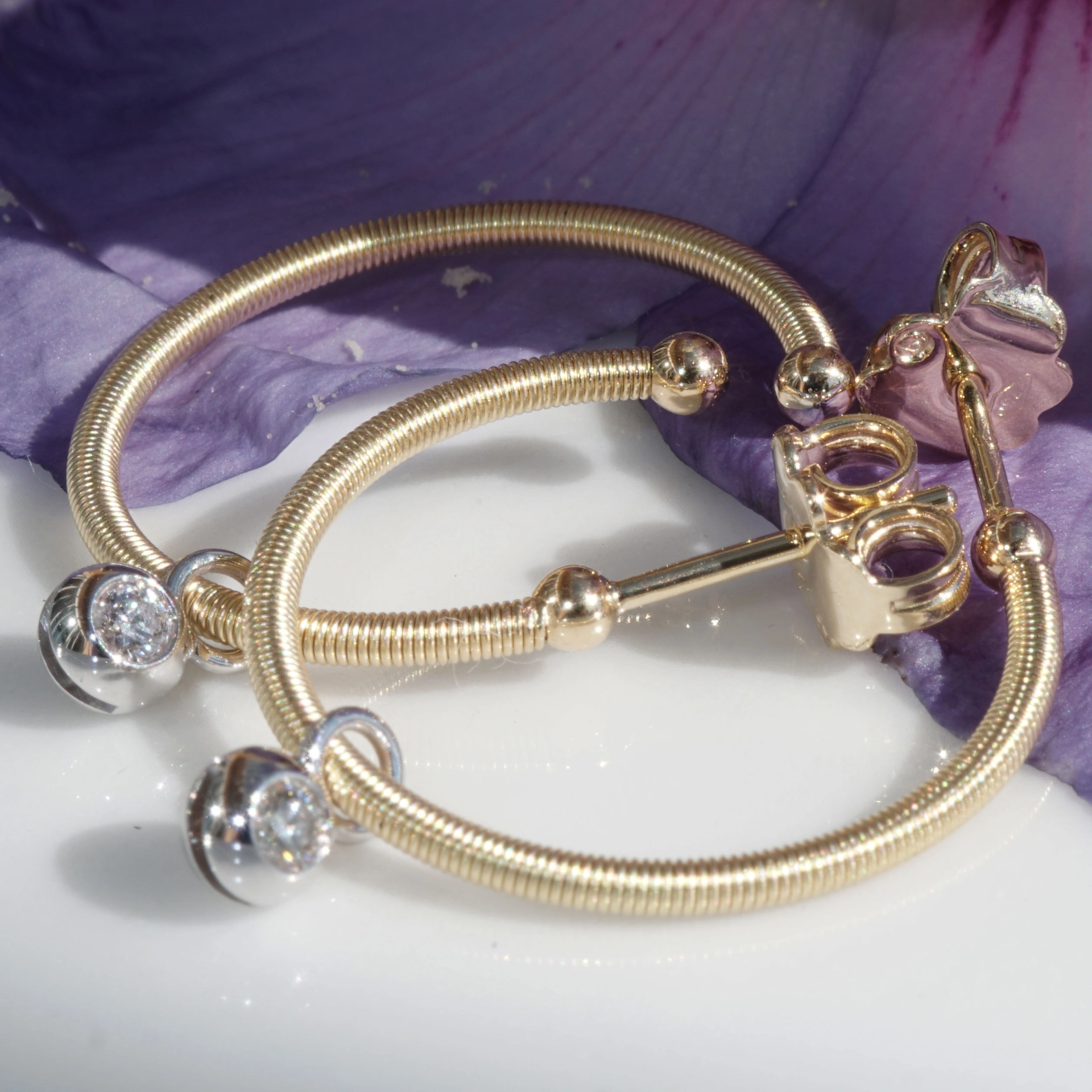 Brillant Ohrringe IVY in 750er Gelbgold 0.10 ct TW SI von Silhouette Schmuck Bentner