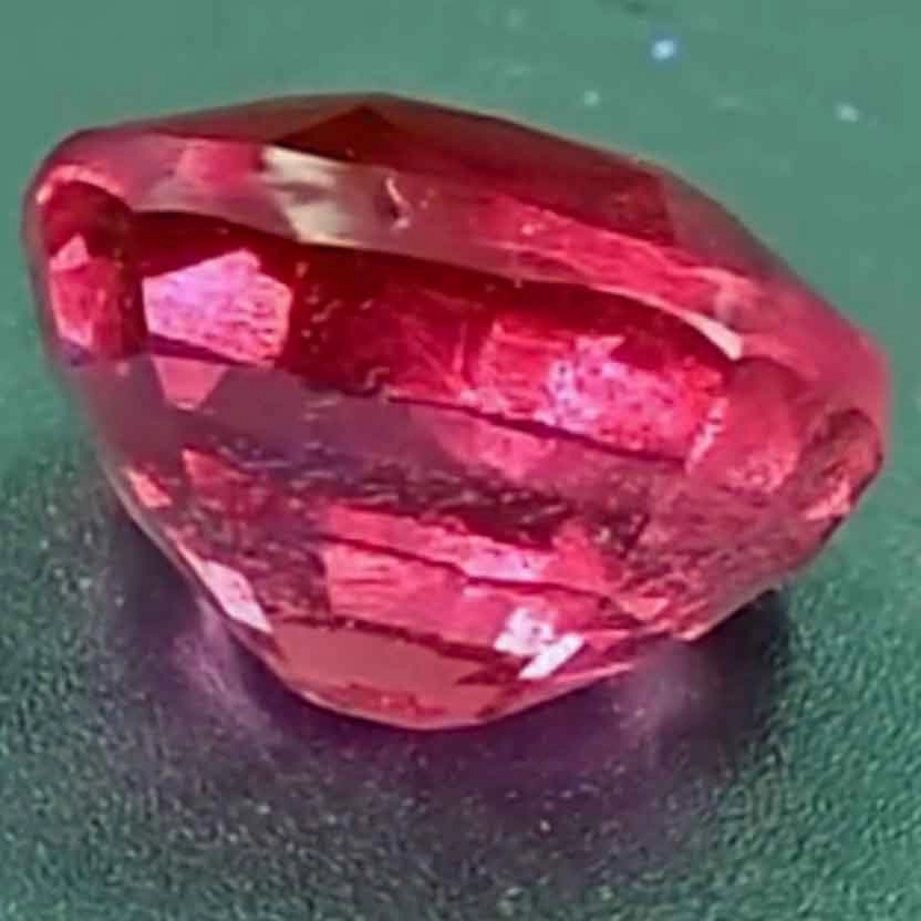 Hackmanit  der Superklasse 4.7 ct  unerhitzt unbehandelt sehr selten Sammler Edelstein