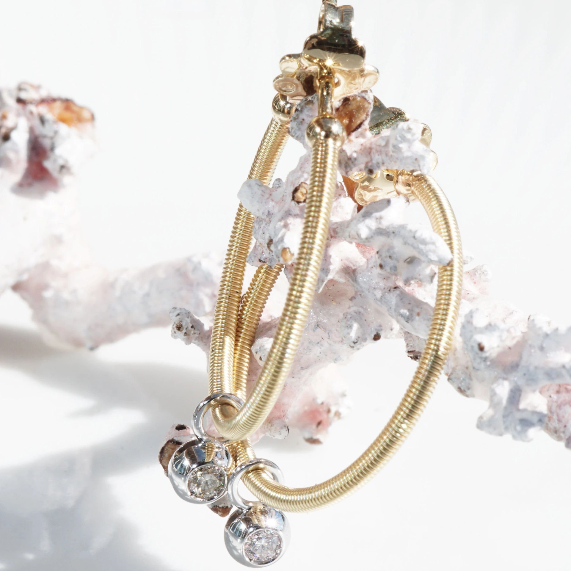 Brillant Ohrringe IVY in 750er Gelbgold 0.10 ct TW SI von Silhouette Schmuck Bentner