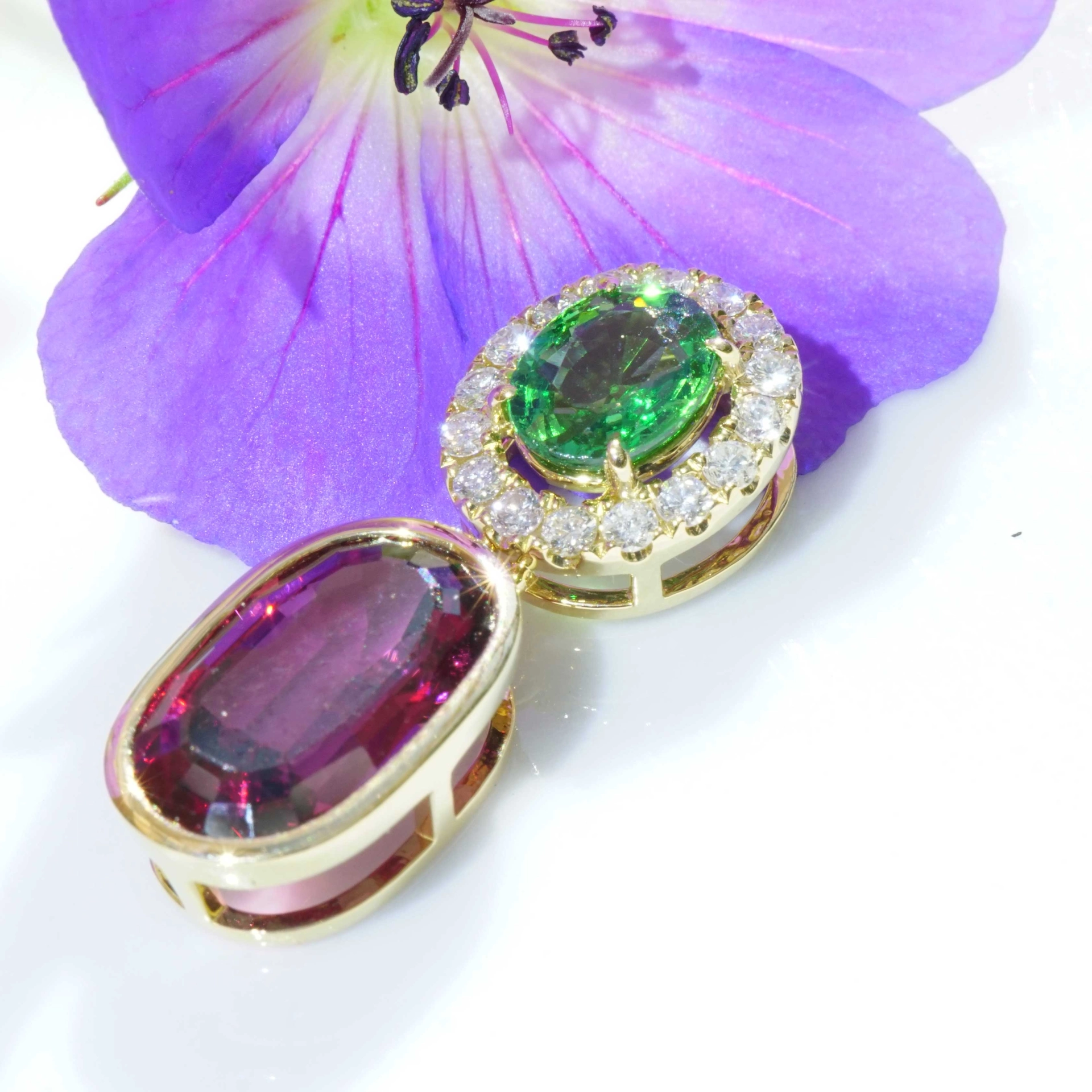 Tsavorith Rhodolith Brillant Anhänger 750er Gelbgold pink-grün.....farbengewaltiges Granat Duett