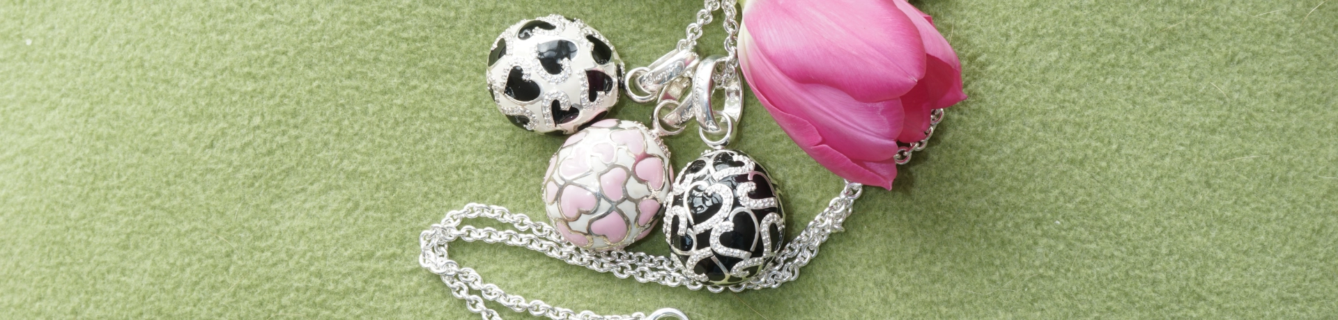 Slider_DT_Viel_Schmuck_SON3988