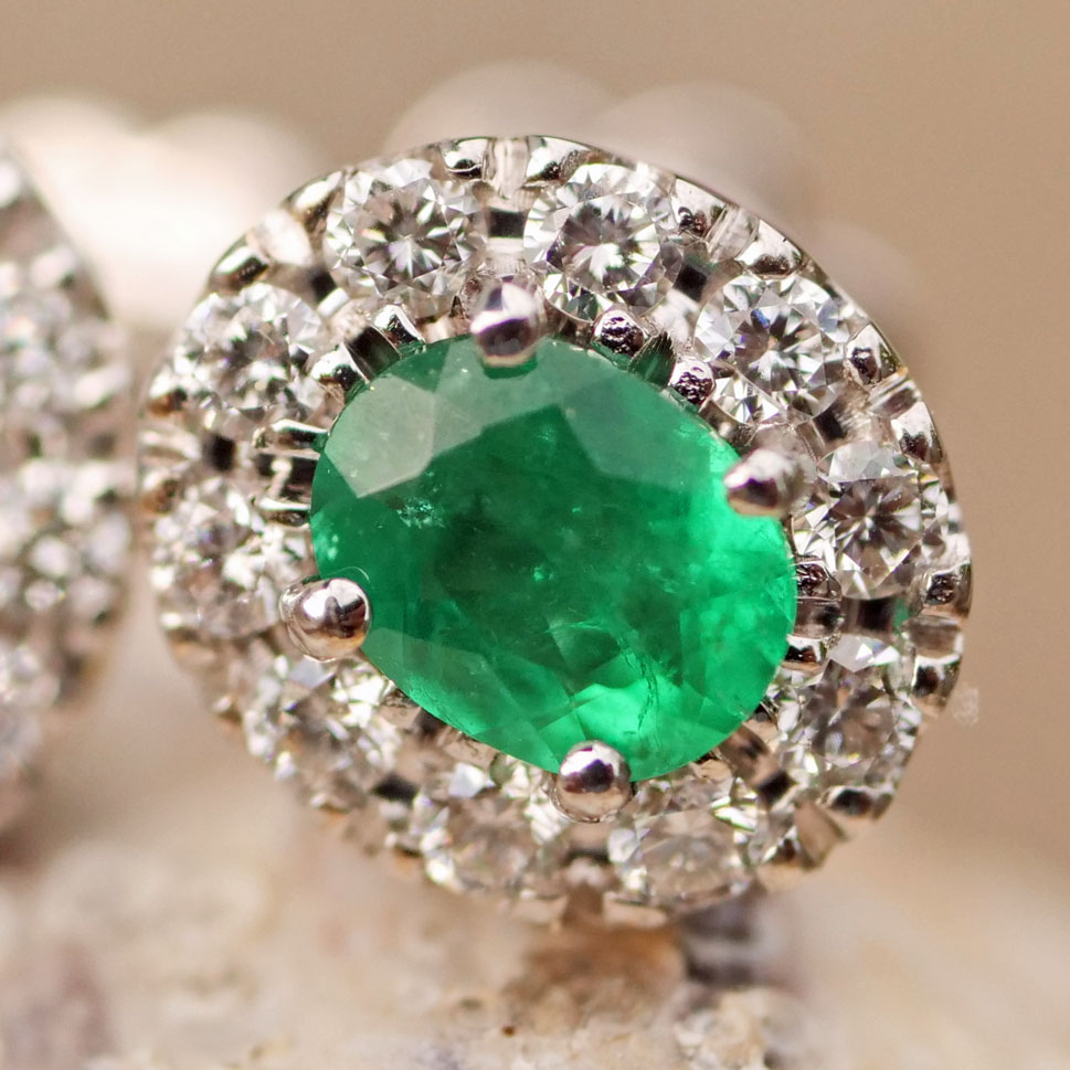 Panjshir Smaragd Brillant Halo Ohrstecker 750er Weissgold 0.47 ct 0.27 ct AAA+ schönste Smaragdfarbe forever