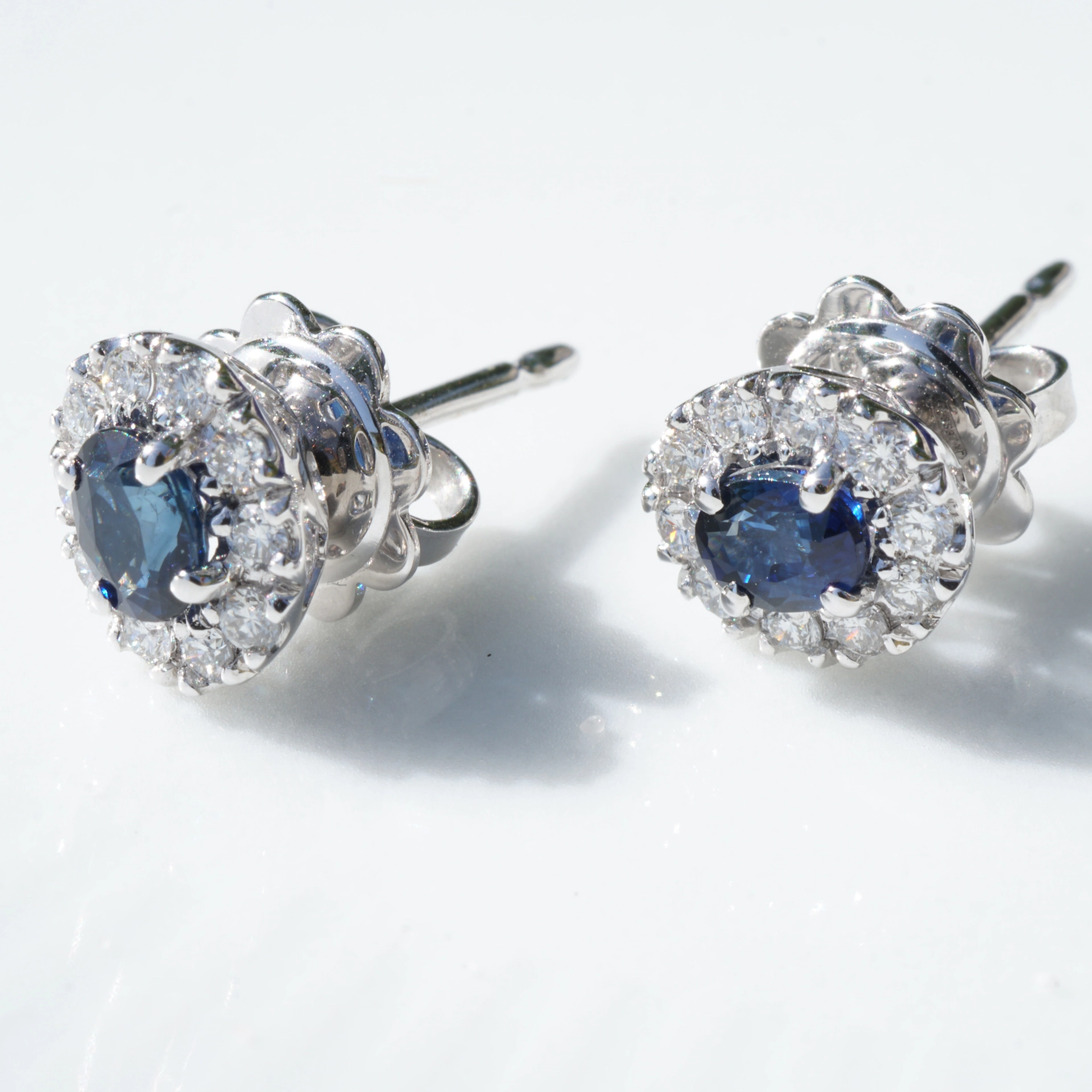 Saphir Brillant Ohrstecker liebevoll angefertigt in Italien 750er Weissgold....Buongiorno