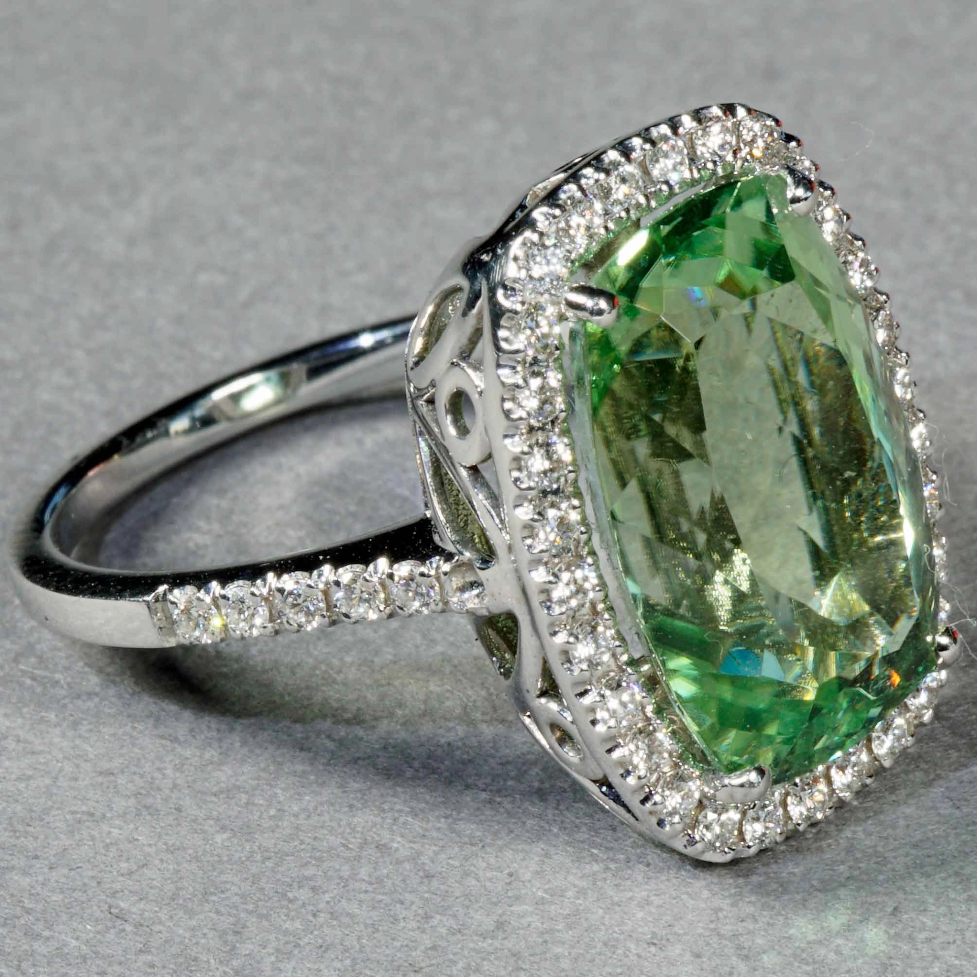 Mint Turmalin Brillant Ring 750er Weissgold 12.61 ct  0.46...groß und Seafoam ist der Farbhit