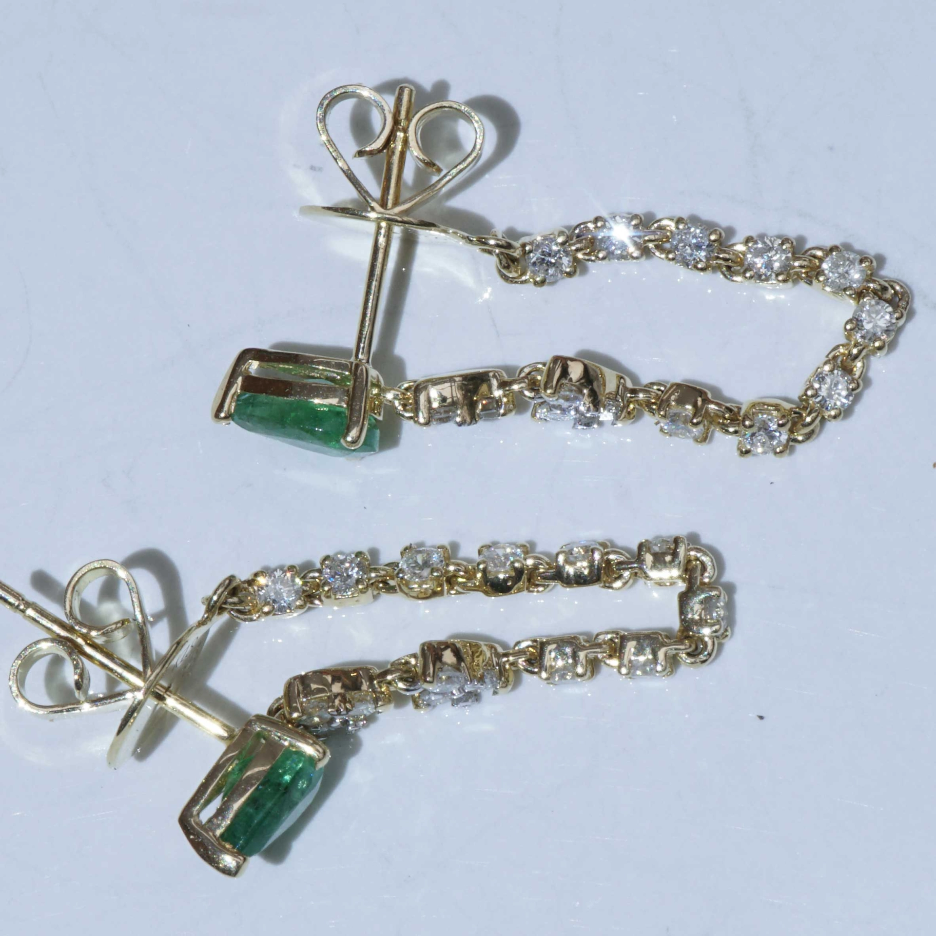 Smaragd Brillant Ohrhänger in Kettenform 0.70 ct 0.60 ct 750er Gelbgold...trendy..
