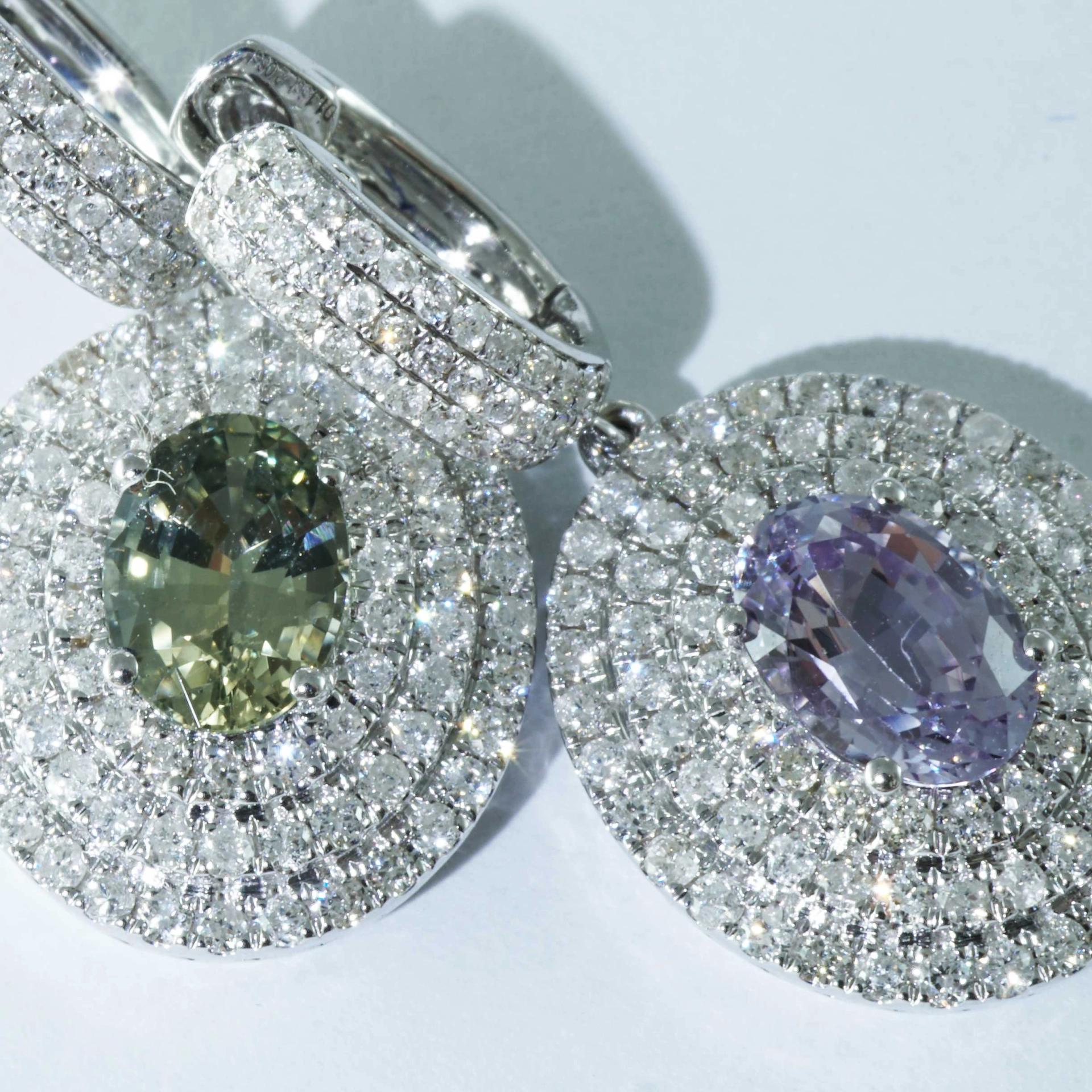 Saphir Brillant Ohrhänger 750er Weissgold aus der Ilakaka Mine Madagascar grün lavendel NATURFARBE