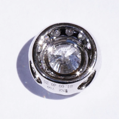 Brillant Anhänger rund 1.00 ct E SI1 6.17 - 6.25 x 4.01 mm im Halo Stil 0.25 ct GIA Gutachten