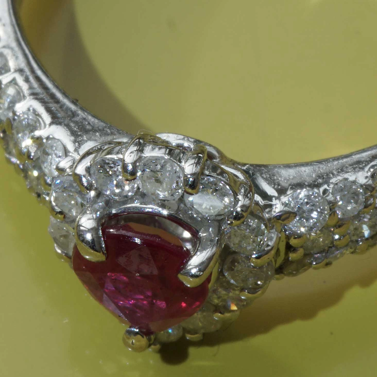 Rubin Brillant Ring 900er Platin 0.51 0.52  ct...Amore Klassiker...brennend rot die Liebe