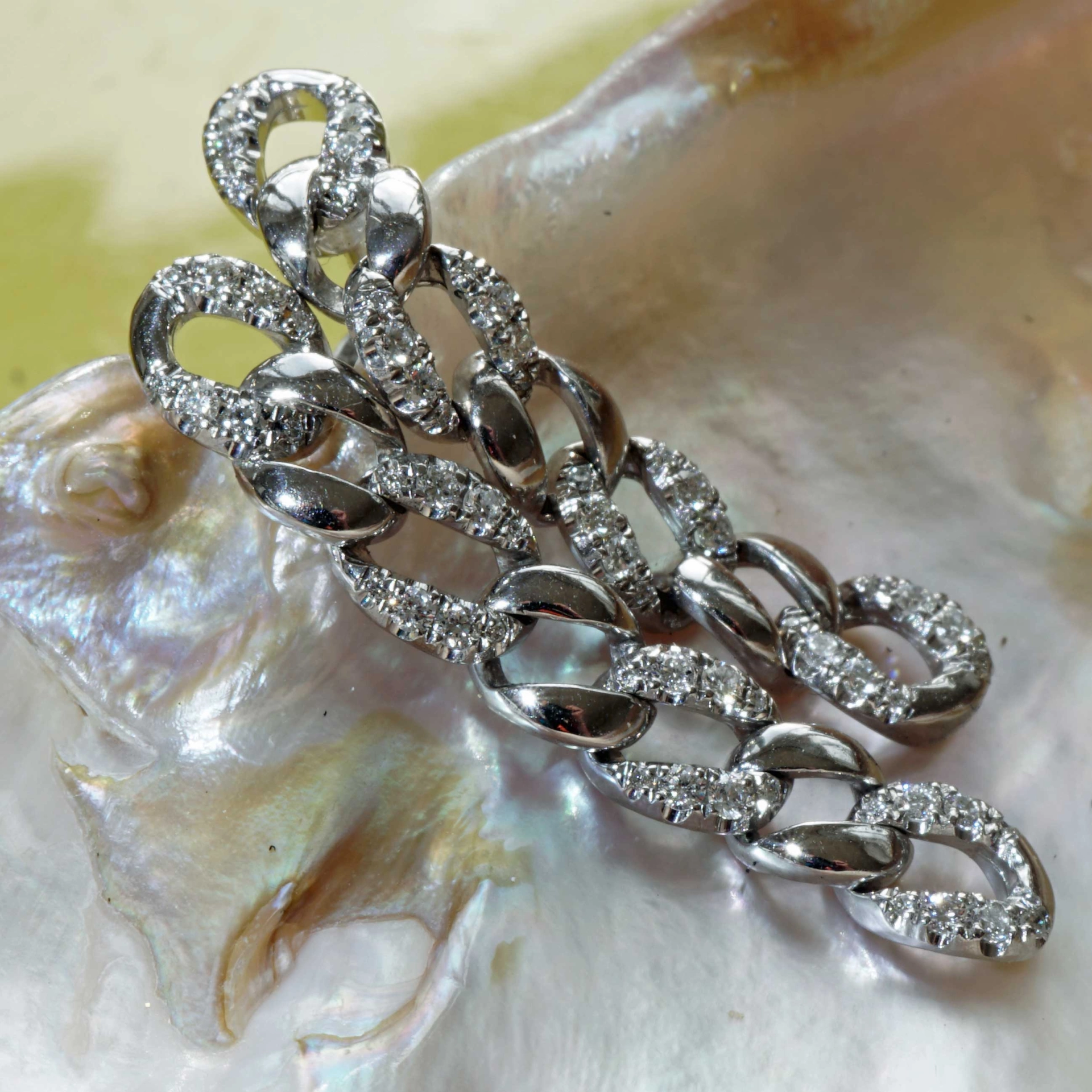 Brillant Ohrhänger Panzerkettenform 750er Weissgold 0.26 ct....perfekt zu Panzercolliers