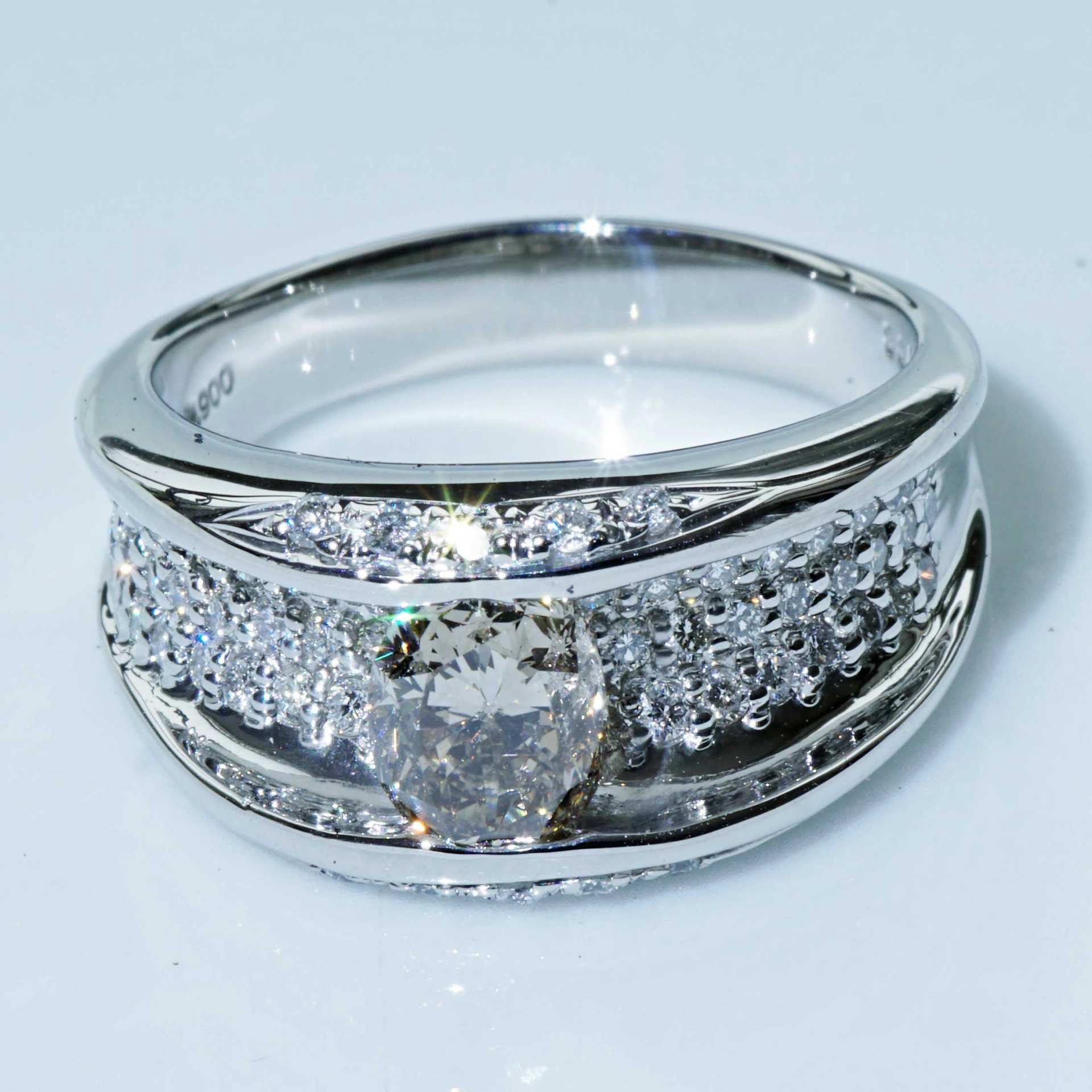 Brillant Ring 0.58 ct 1.03 ct ovaler Diamant feines Hellbraun und Reinweiss 900er Platin..karätiger Kontrast