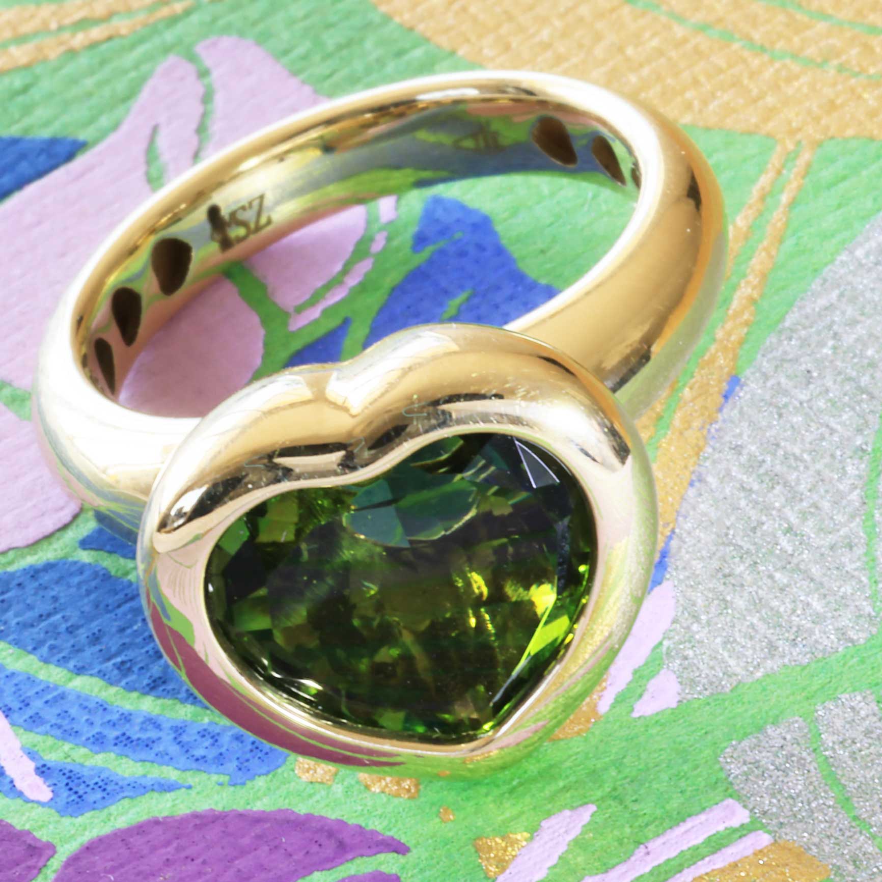 Peridot Herz Ring 750er Gelbgold 6.33 ct made in Valenza... ein grüner moderner Herzring  in massiv Gold