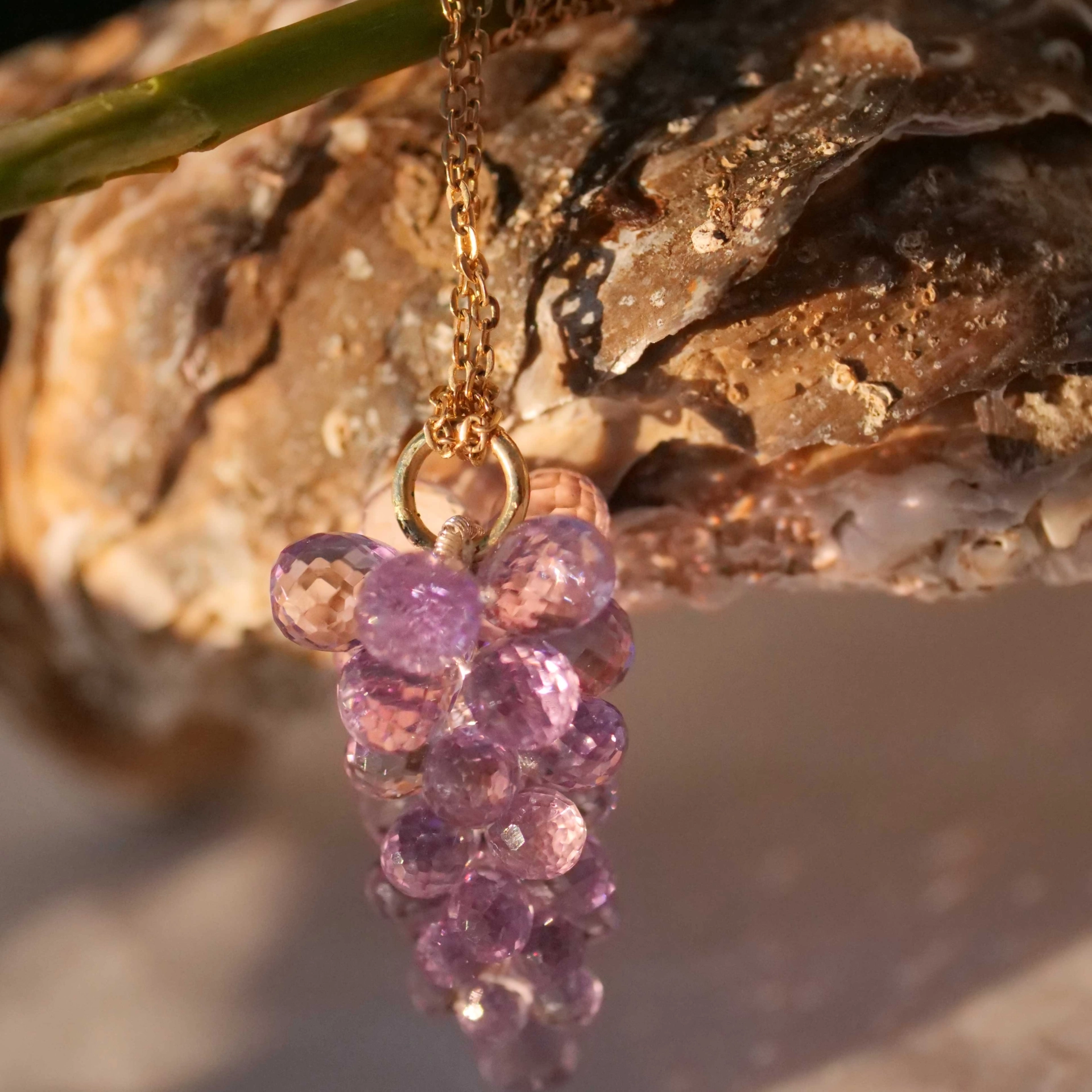 Amethyst Trauben Anhänger 585er Gelbgold 20.6 ct für Kette oder als Ohrhänger...sehr keck-