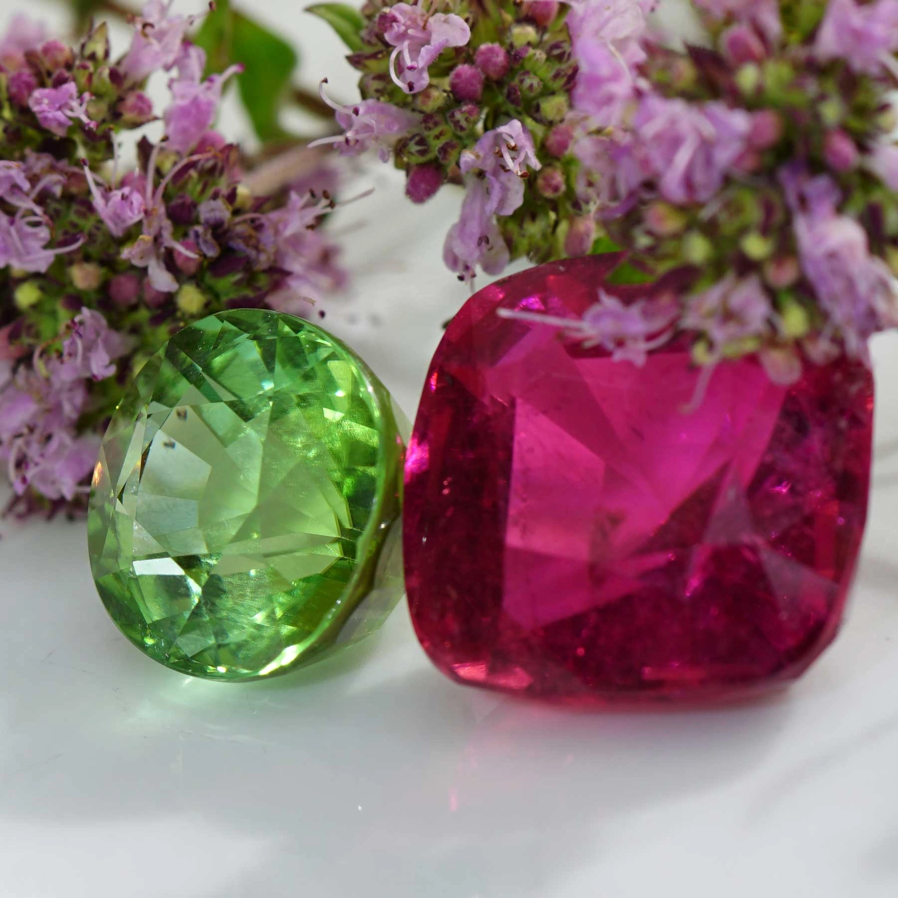 Rubellit der Extraklasse AAA+  23.10 ct Afghanistan Rubylight rot-pink mit unglaublicher Leuchtkraft