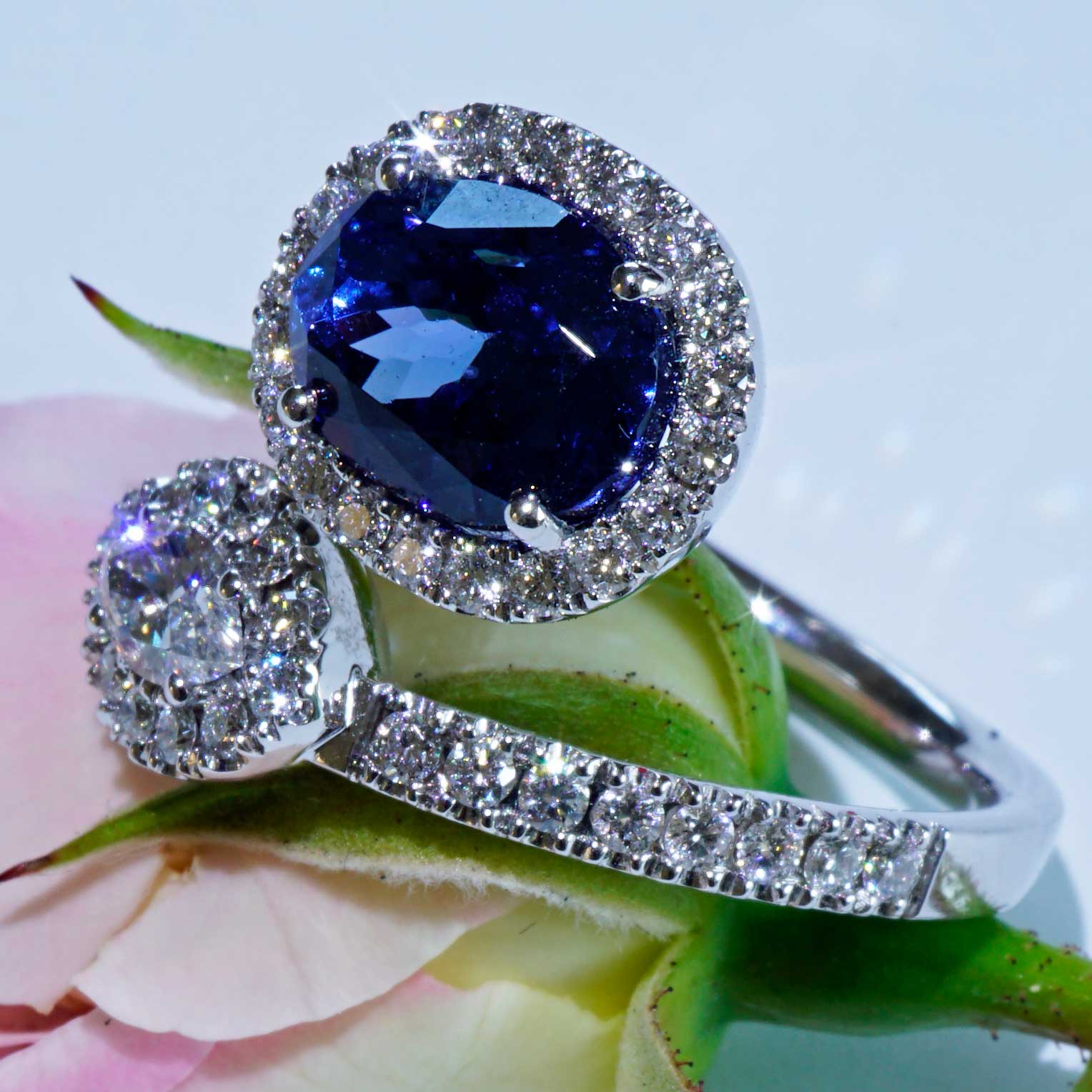 Tansanit Brillant Ring 750er Weissgold 3.32 ct  1.06 ct TW / VS raffiniertes Twin Design so toll getragen