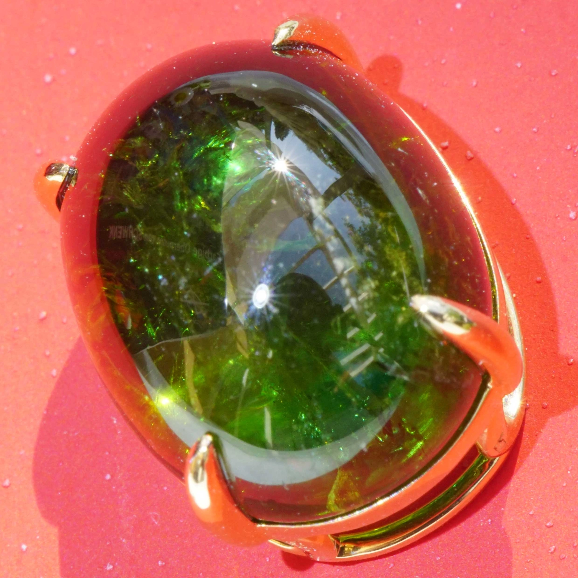 Turmalin Cabochon Anhänger 750er Gelbgold 12.47 ct feine transparente Farbqualität