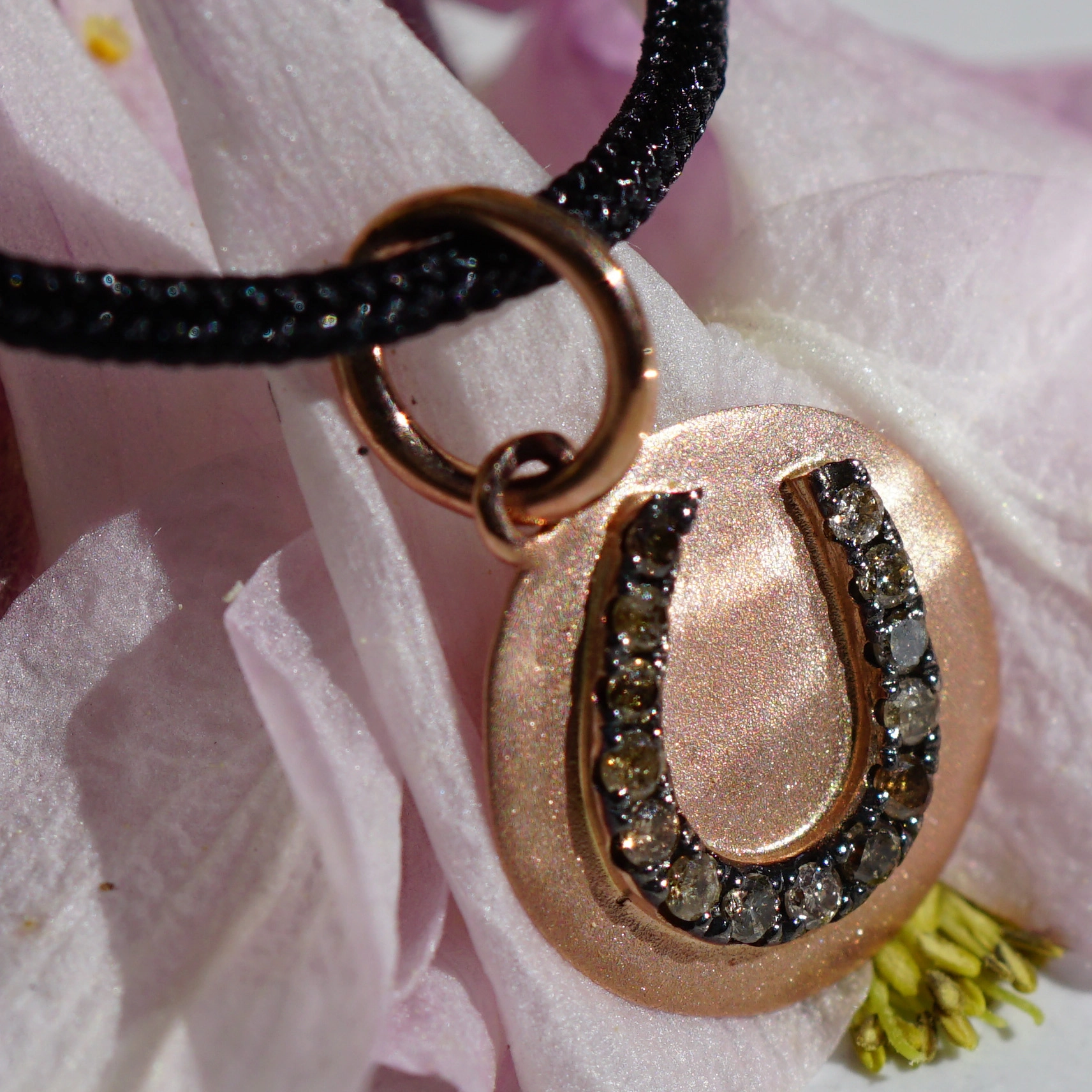 Brillant Anhänger in 750er Rosegold Hufeisen 0.10 ct braune Diamanten