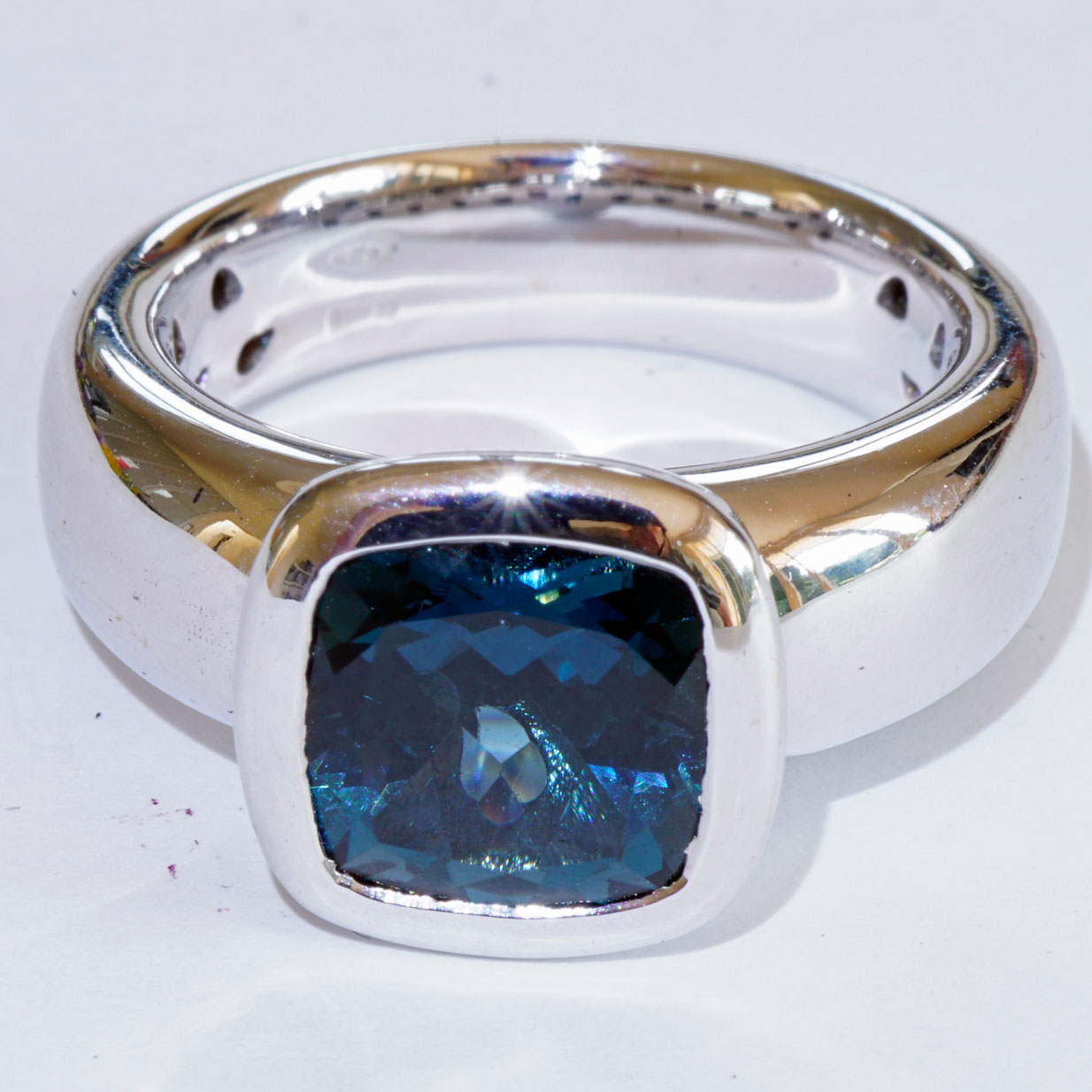 London Blue Topas Ring 750er Weissgold Valenza .....bella Italia....kleiner Kardinalring...so trendy
