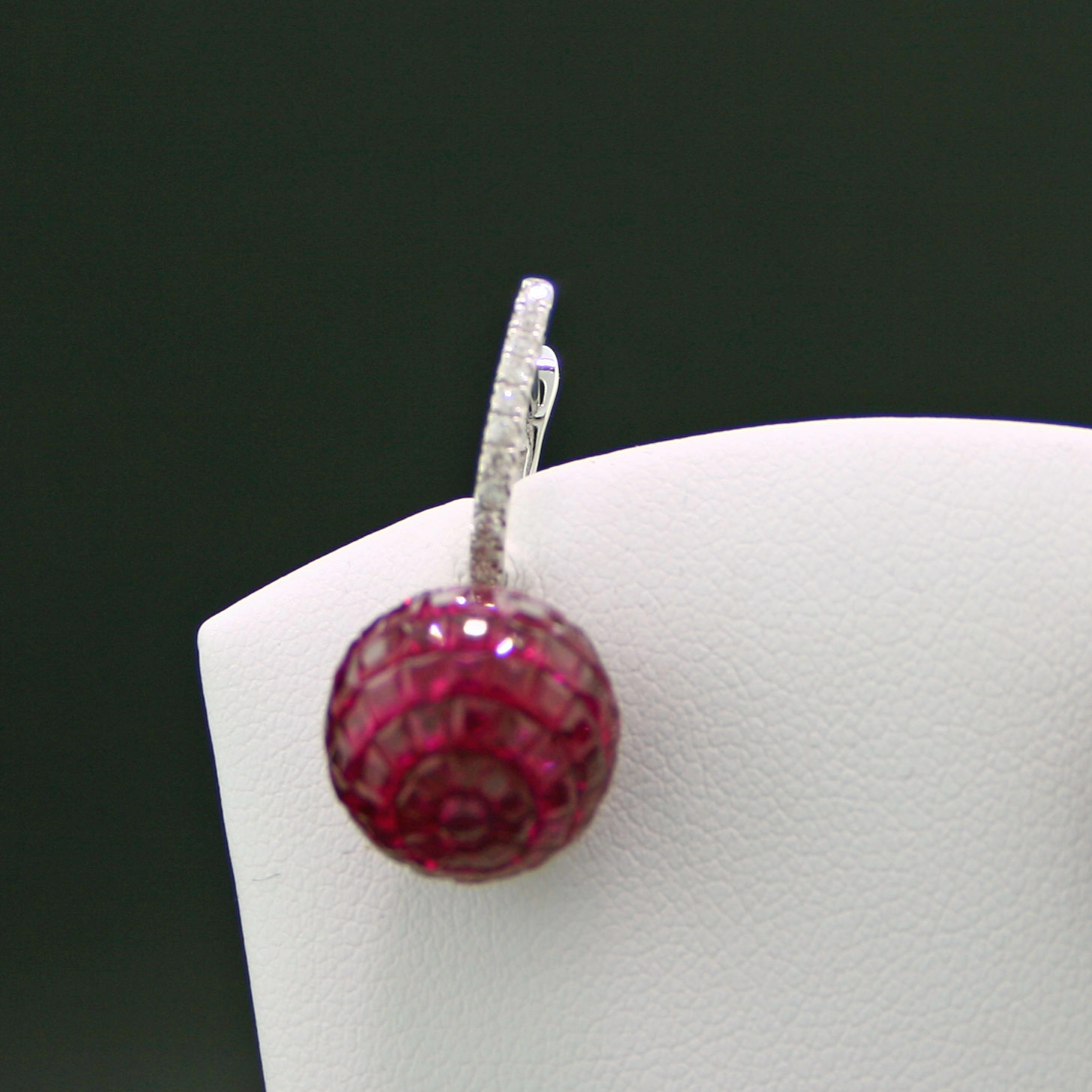 Rubin-Diamant-Ohrhänger, 750/-WG.