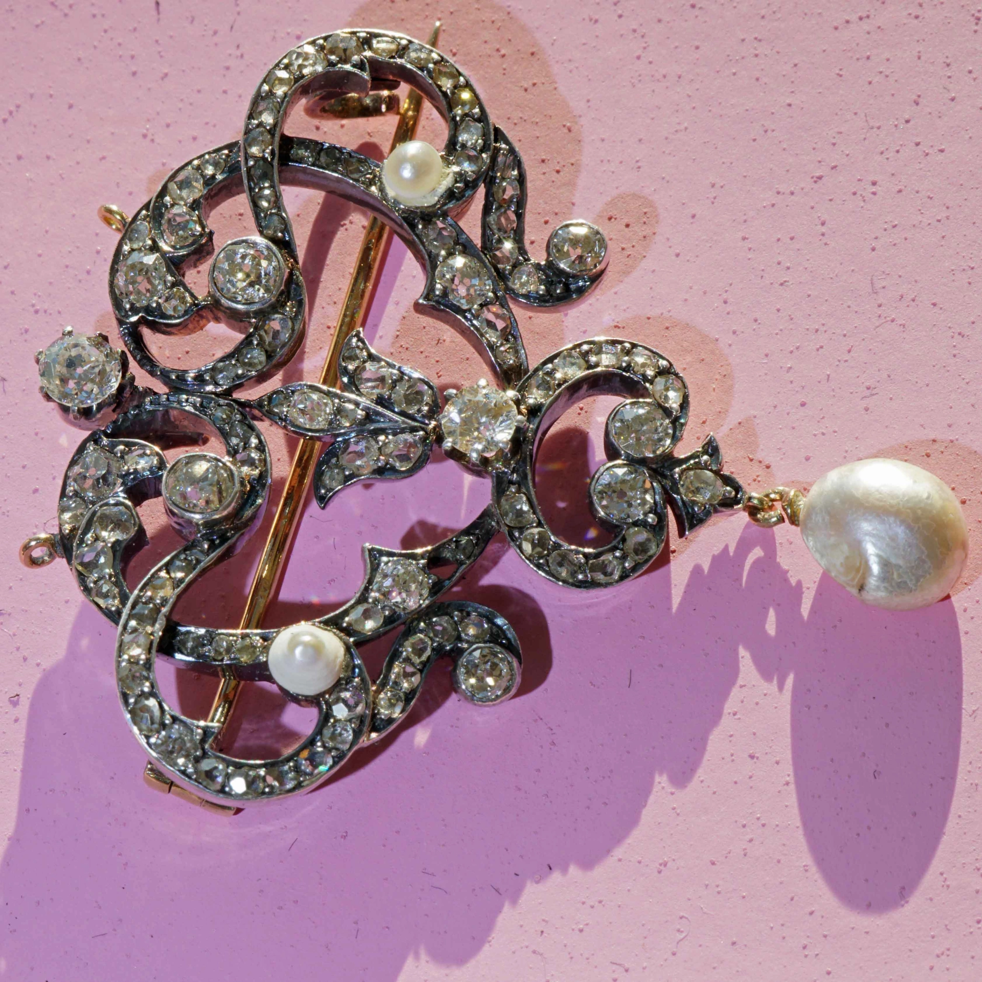 Antikschmuck Brosch/Anhänger Ende 19 Jh. 700er Gold / Silber 2.48 ct mit Naturperlen
