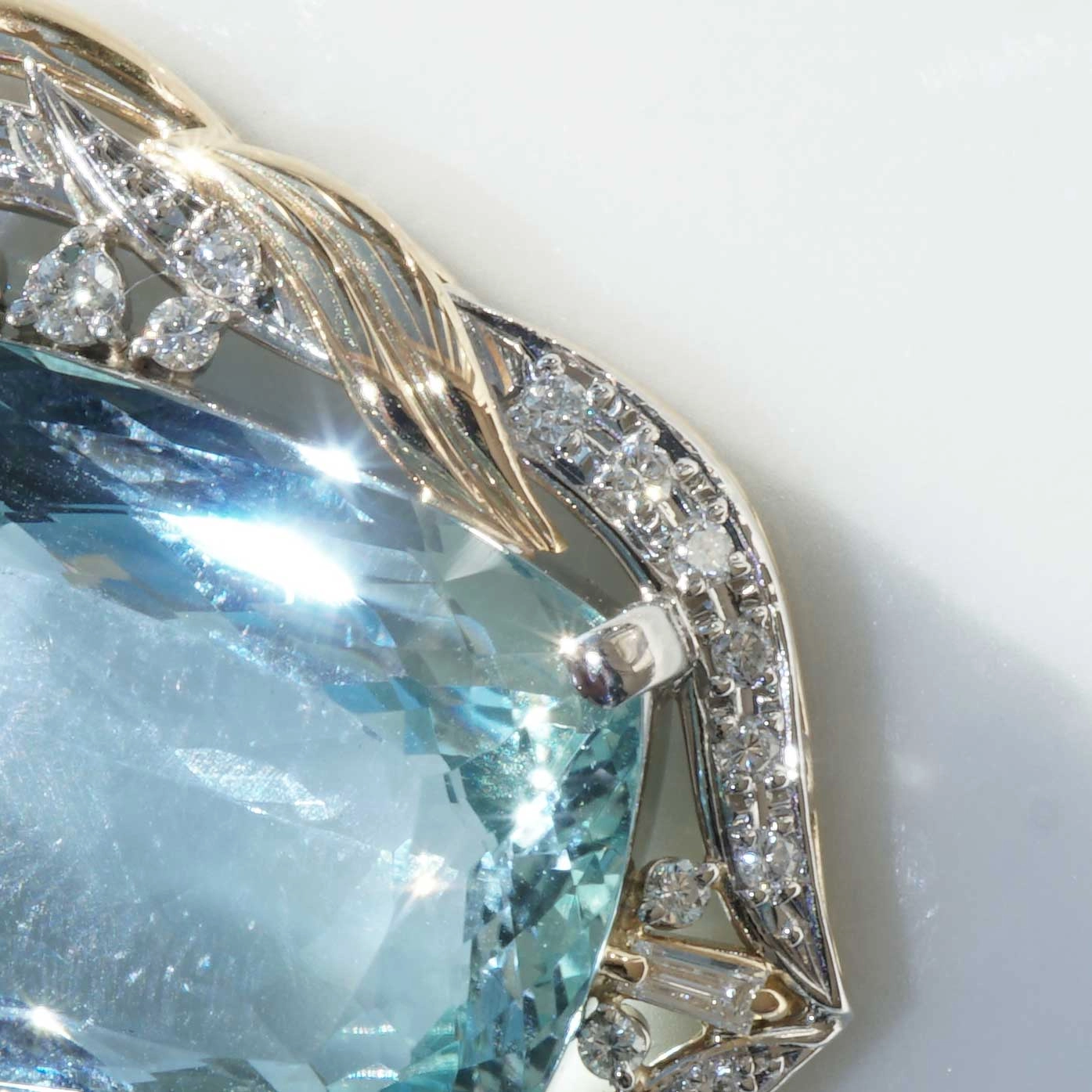Aquamarin Brillant Anhänger 750er Gelbgold 24.50 ct 0.83 ct...intensiv Hellblau Ausnahme Farbe