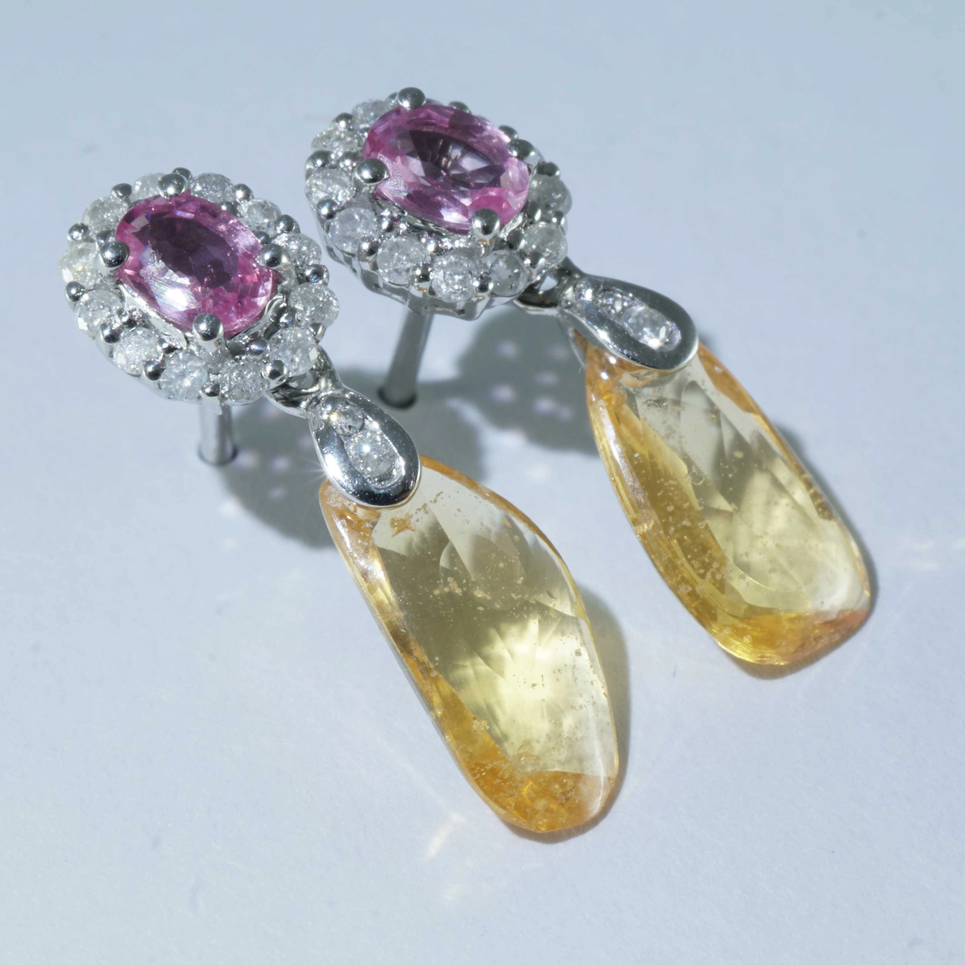 SON04192-Pink-Gelbe-Sugarloaf-Saphir-Brillant-Ohrhaenger-750er-Gelbgold-g Pink Gelbe Sugarloaf Saphir Brillant Ohrhänger 750er Gelbgold..außergewöhnliche Formen und Farben..g