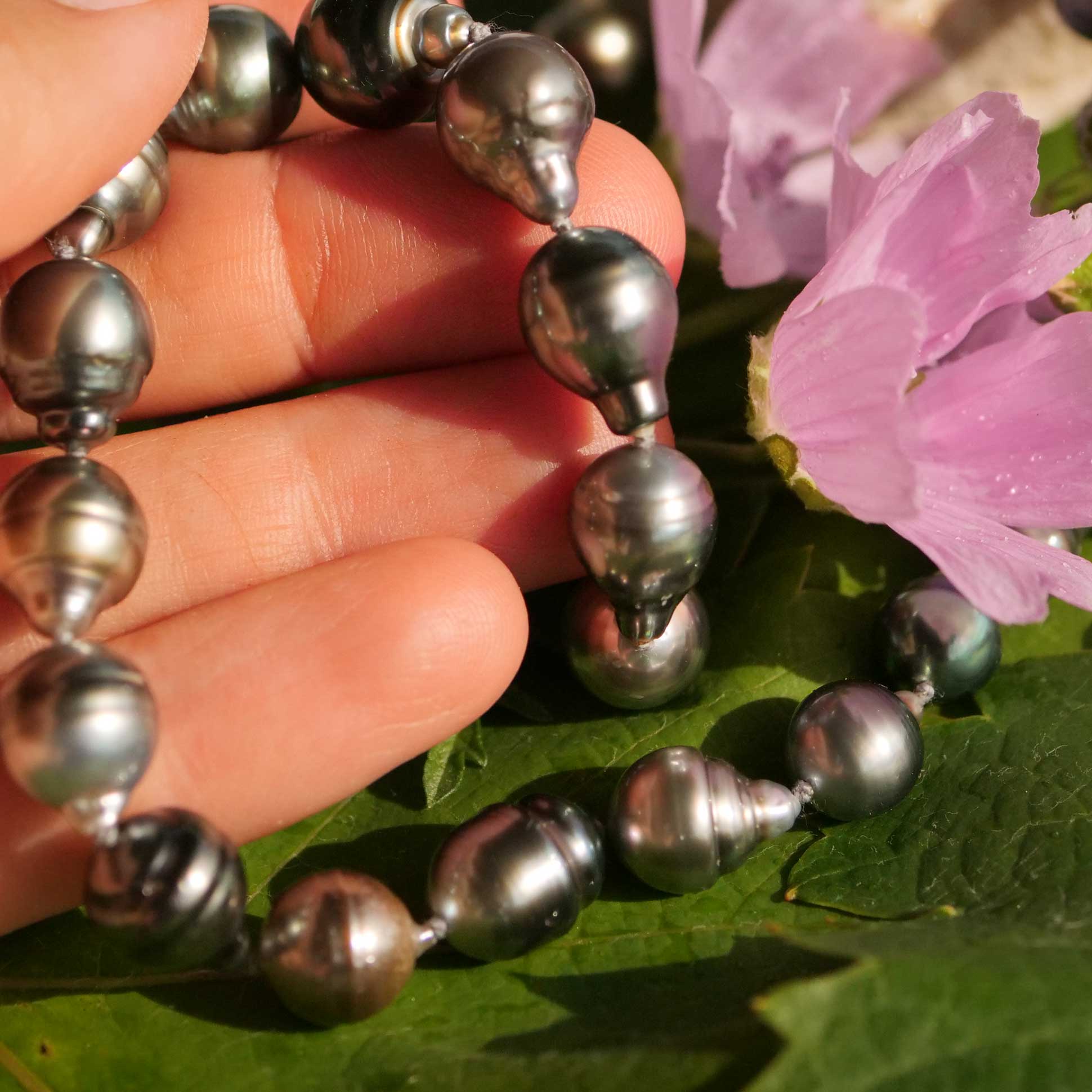 Tahiti Zuchtperl Collier 8-11  mm barocke schöne Qualität mit intensiven Lüster unbehandelt 48 cm lang