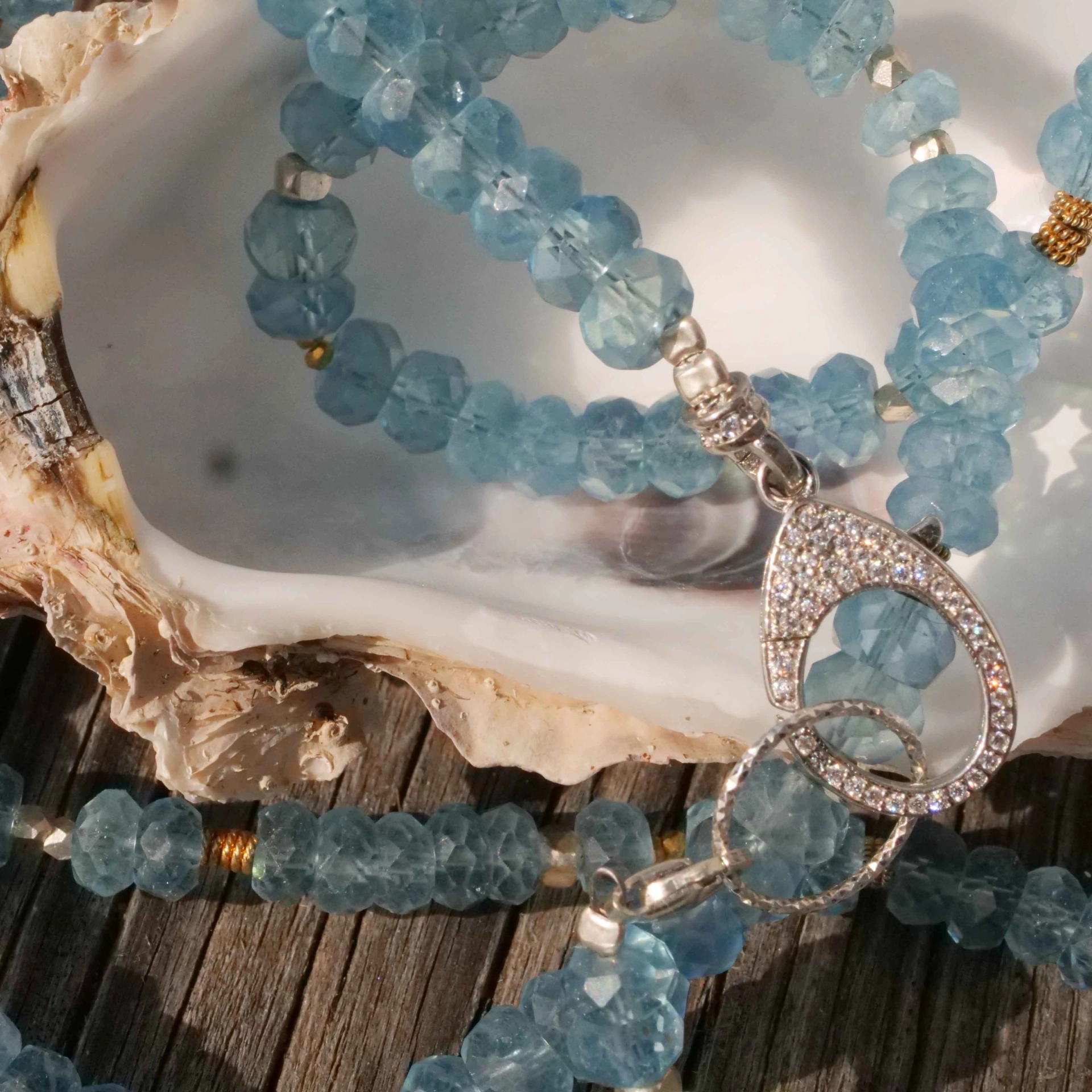 Aquamarin Kette/Armband mit 900er mundgeblasenen Feingold Zierelementen Handarbeit
