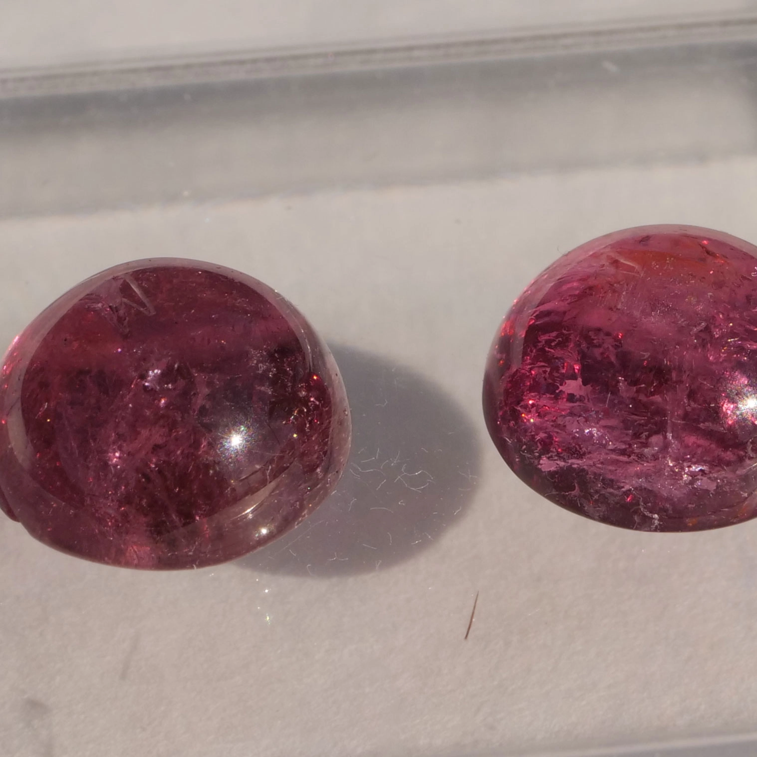 Turmalin AA+ pink 11.27 ct 11 mm unbehandelt Pärchen Cabochons