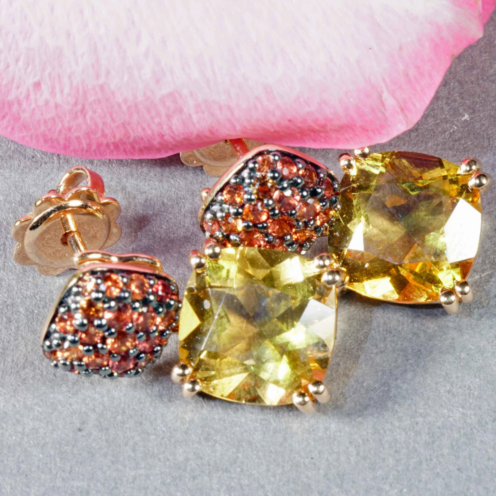 Ohrhänger Citrin Saphir 750er Rosegold...so edel und verzaubern den Tag..5.22 ct 0.81 ct