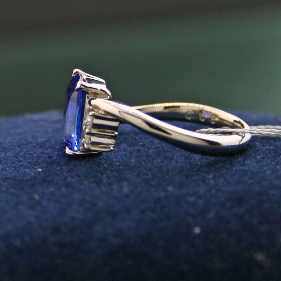 Tansanit-Brillant-Ring, 900er-Platin