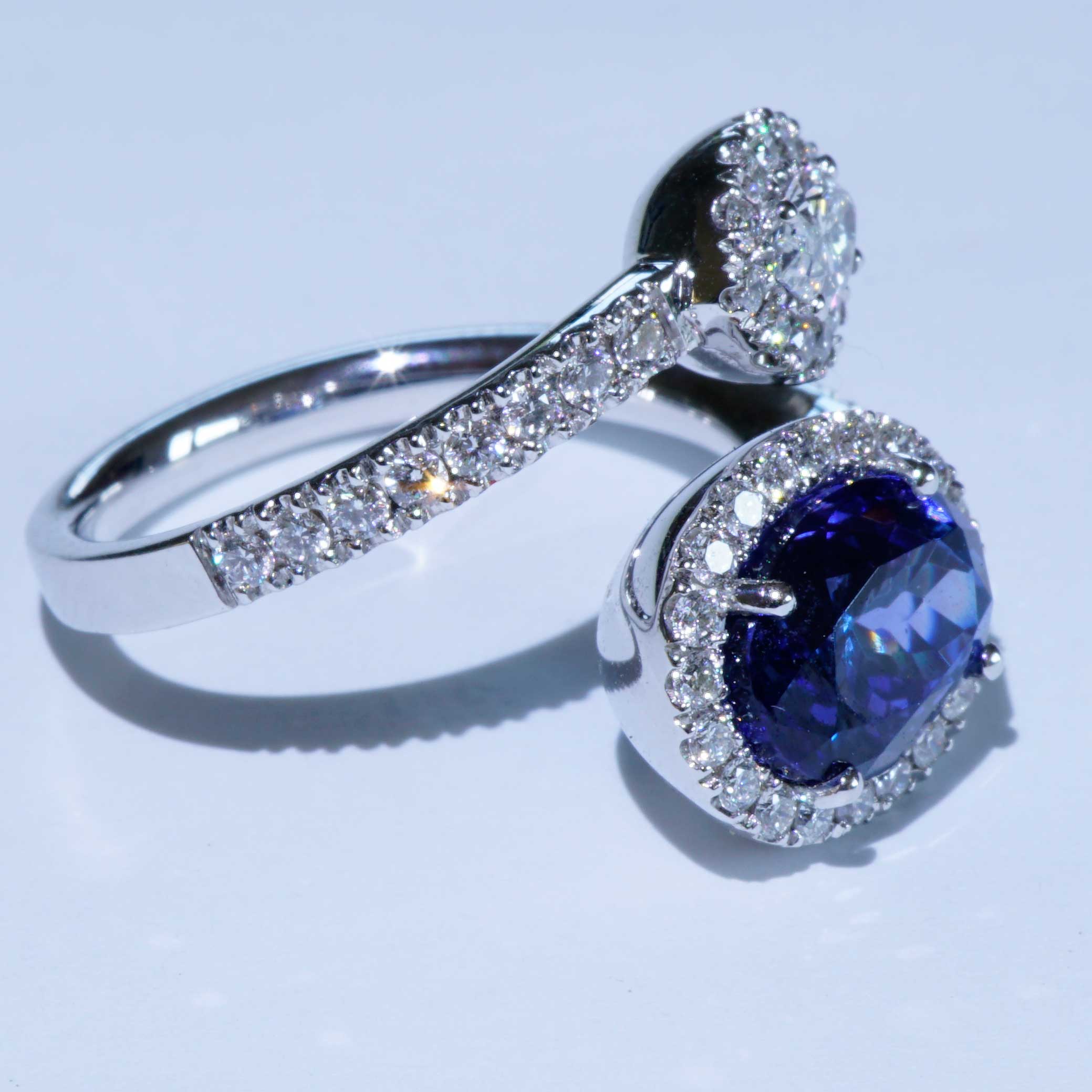 Tansanit Brillant Ring 750er Weissgold 3.32 ct  1.06 ct TW / VS raffiniertes Twin Design so toll getragen
