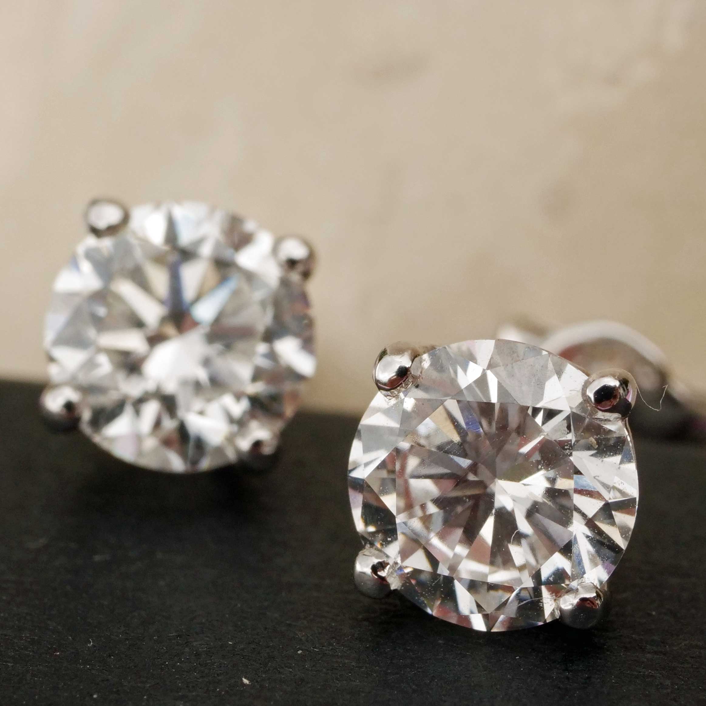 Brillant Ohrstecker total 2.36 ct TW VS Labor Diamanten in 585er Weissgold.... für ein Bruchteil des Naturdiamant Preises  Brillant Ohrstecker total 2.36 ct TW VS Labor Diamanten in 585er Weissgold.... für ein Bruchteil des Naturdiamant Preises