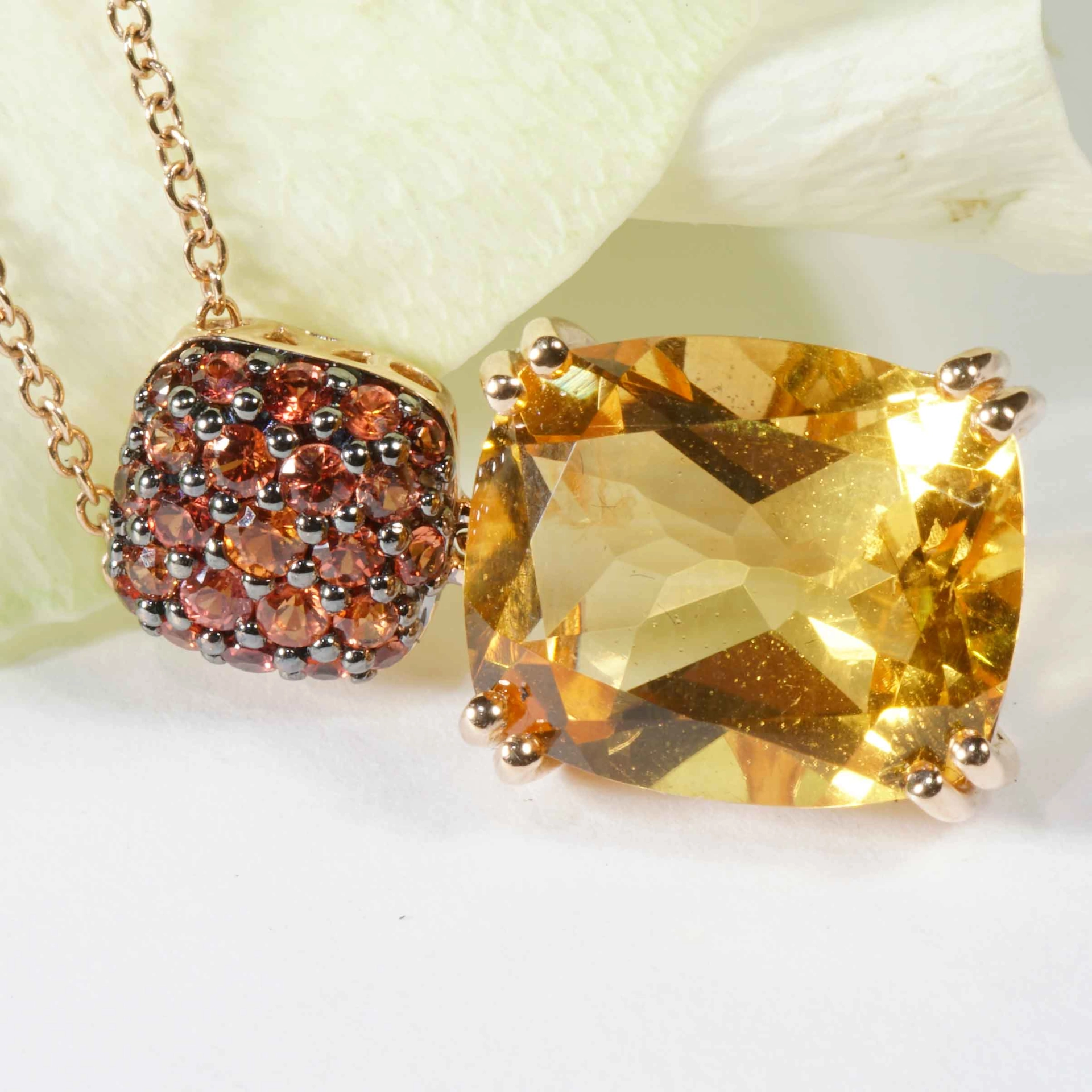 Collier Citrin Saphir 750er Rosegold...so edel und verzaubert den Tag....4.64 ct 0.42 ct
