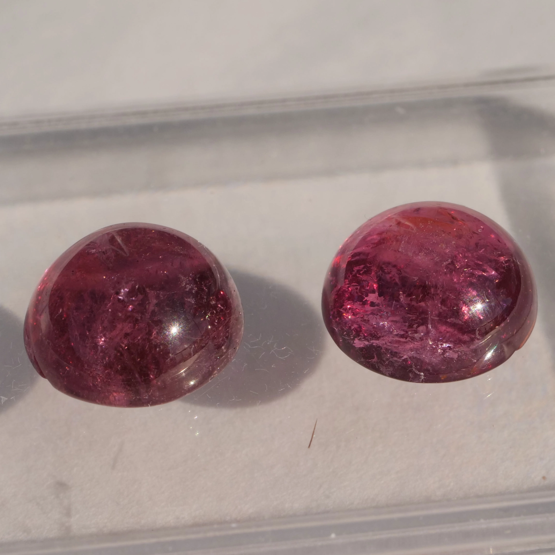 Turmalin AA+ pink 11.27 ct 11 mm unbehandelt Pärchen Cabochons