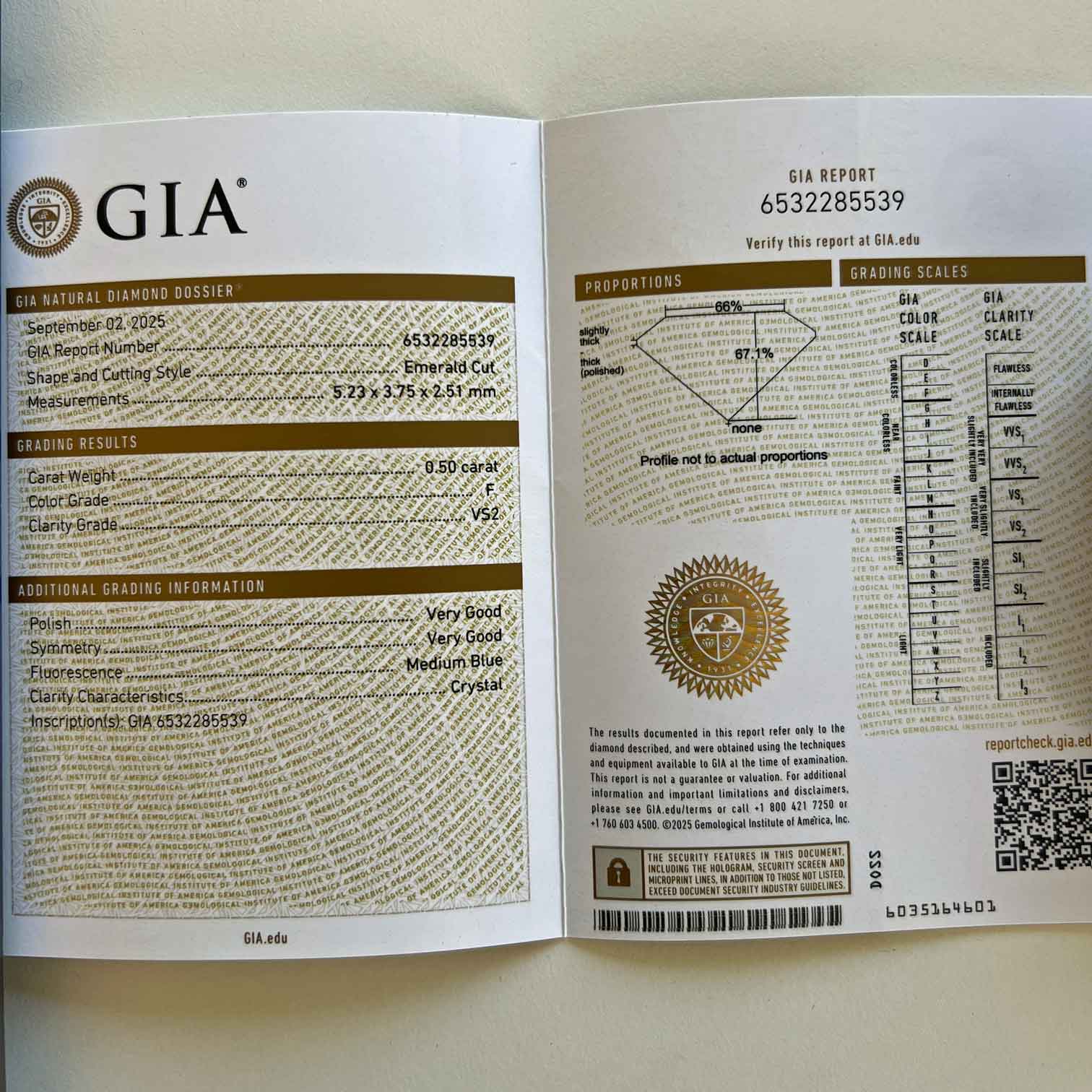 Emeraldcut Diamant Anhänger mit Kette  0.525 ct F VS2 Silhouette Bentner GIA Zertifikat 750er Weissgold