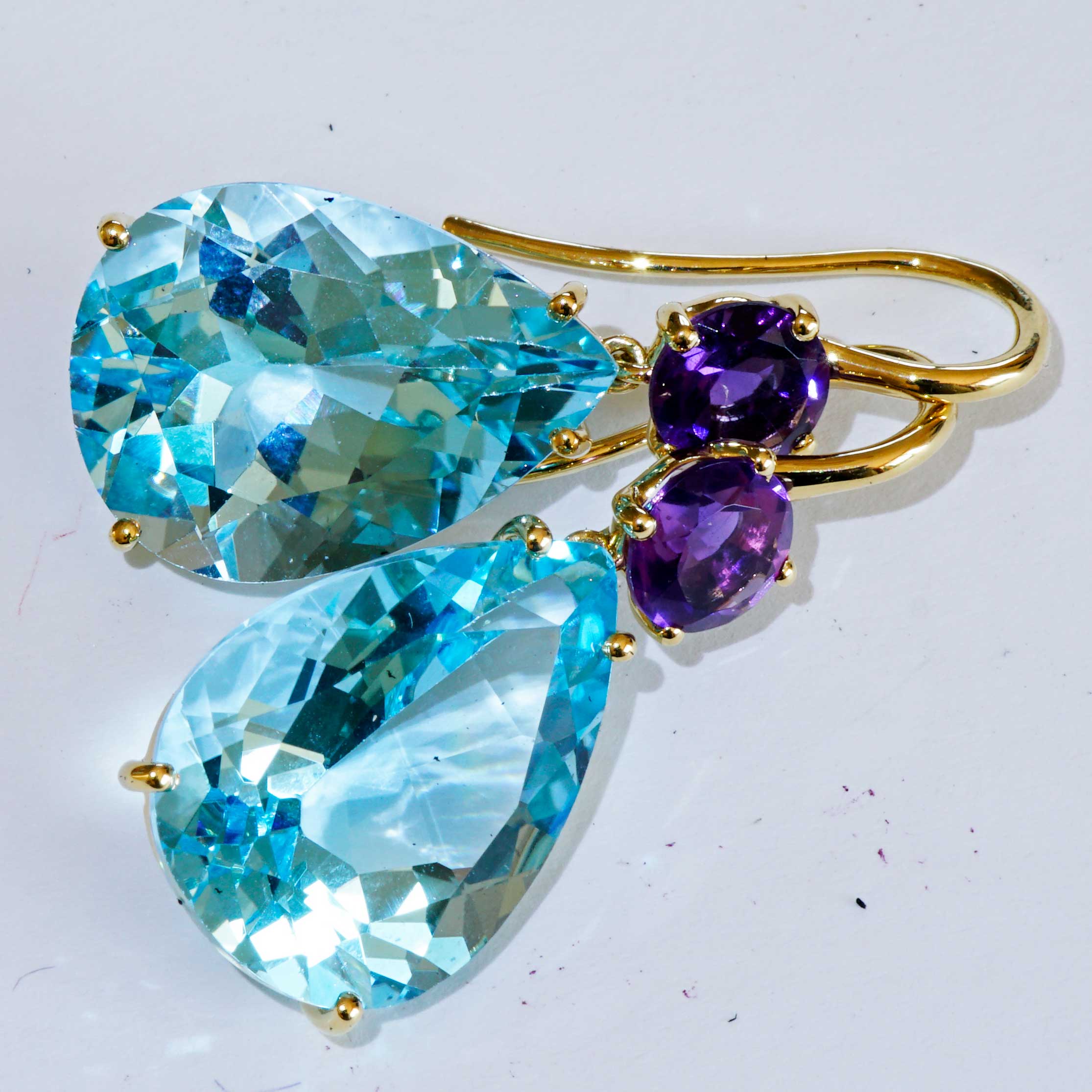 Ohrhänger Amethyst Blautopas 750er Gelbgold...üppig und sehr attraktiv total 28 carat 