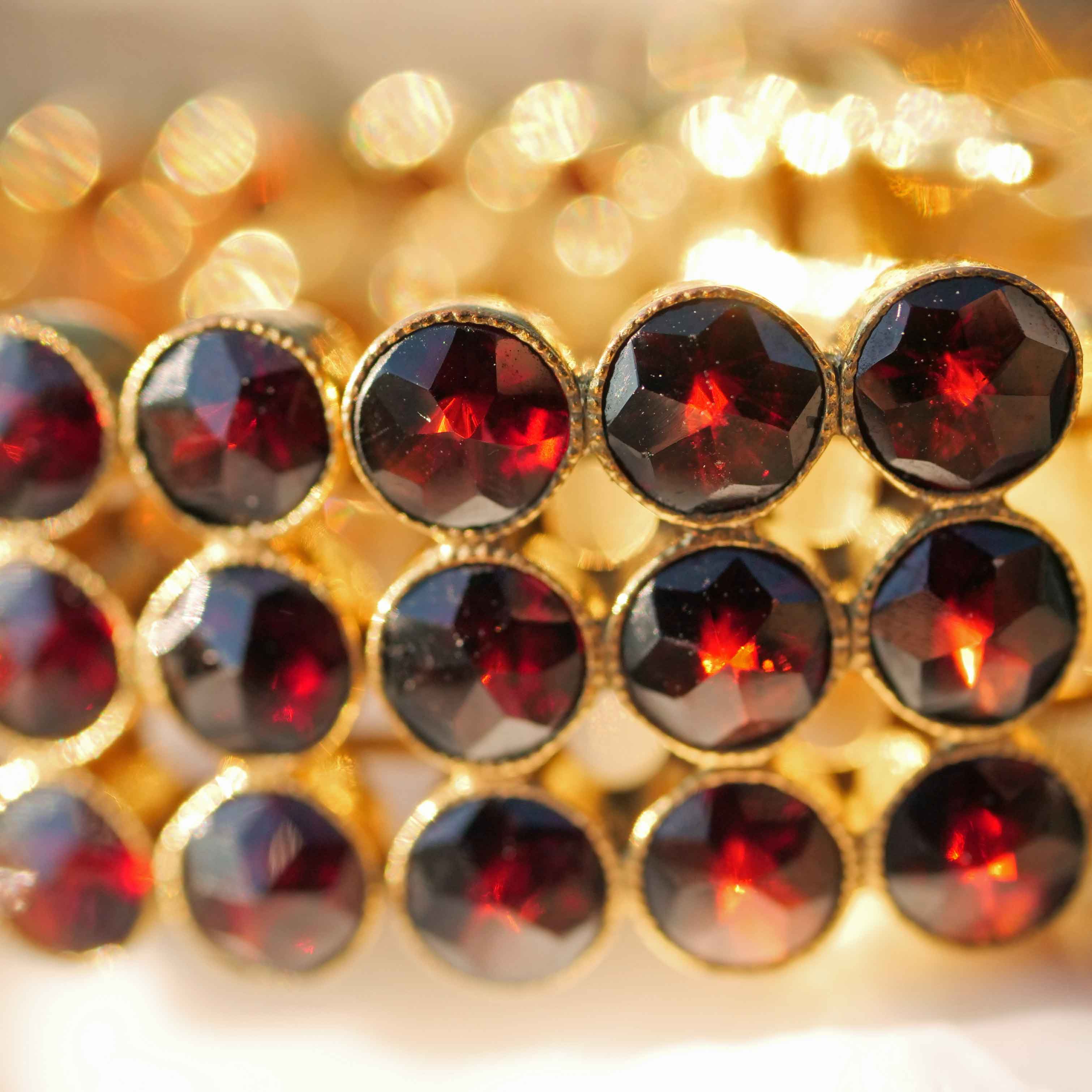 Granat Armband um 1900 Silber vergoldet punziert RF (Robert Flume) dreireihig